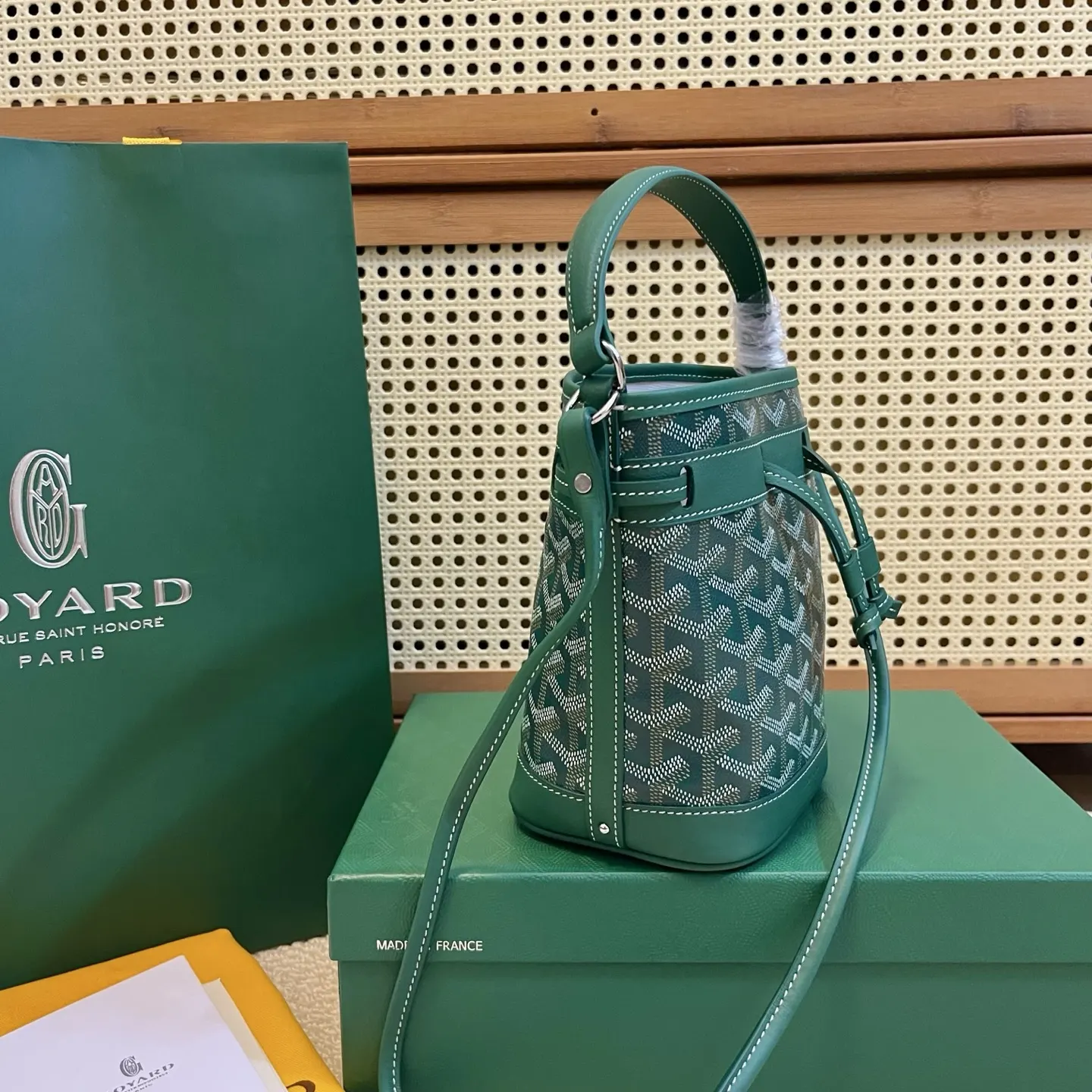 Goyard 皮革 轻盈小巧去始终保持标志性水桶百搭造型 水桶包 休閒水桶款