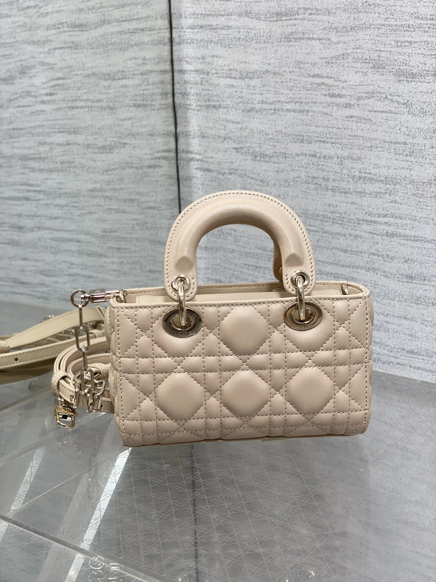 Dior 杏色 羊皮 进口 羊皮横款迷你戴妃包 杏色 Joy bag 鏈條包 精致鏈條款
