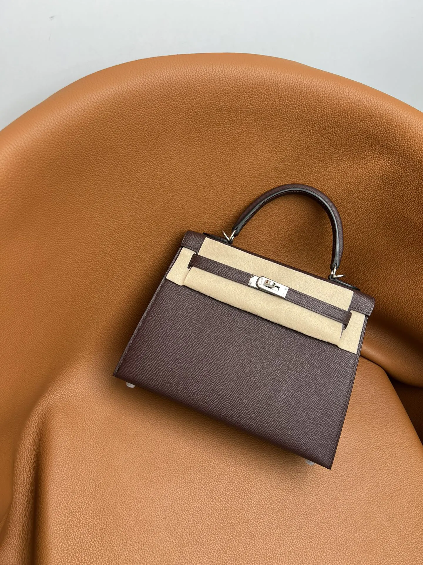 Hermès Kelly Top Handle Bag Classic Leather