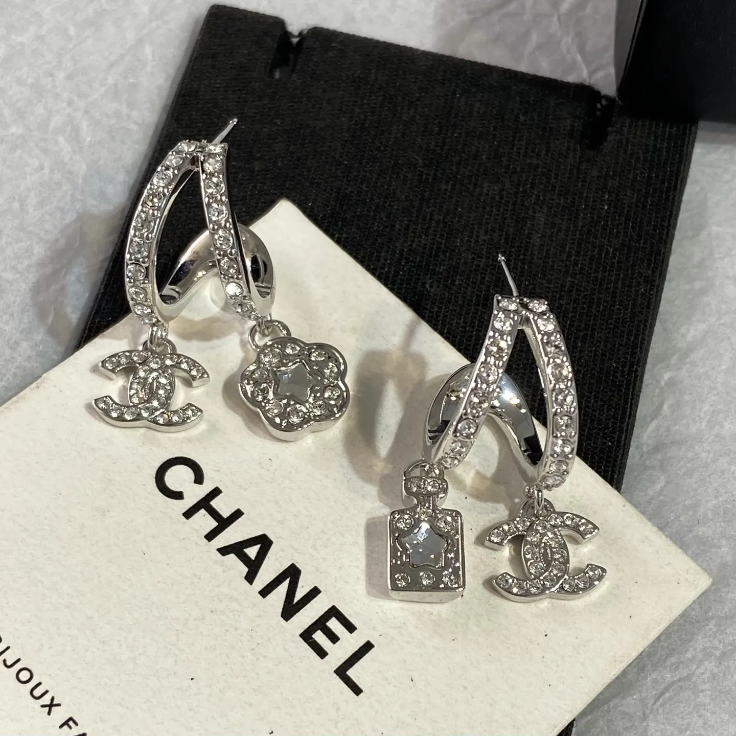 Chanel 双C 四叶草 耳环 优雅耳饰