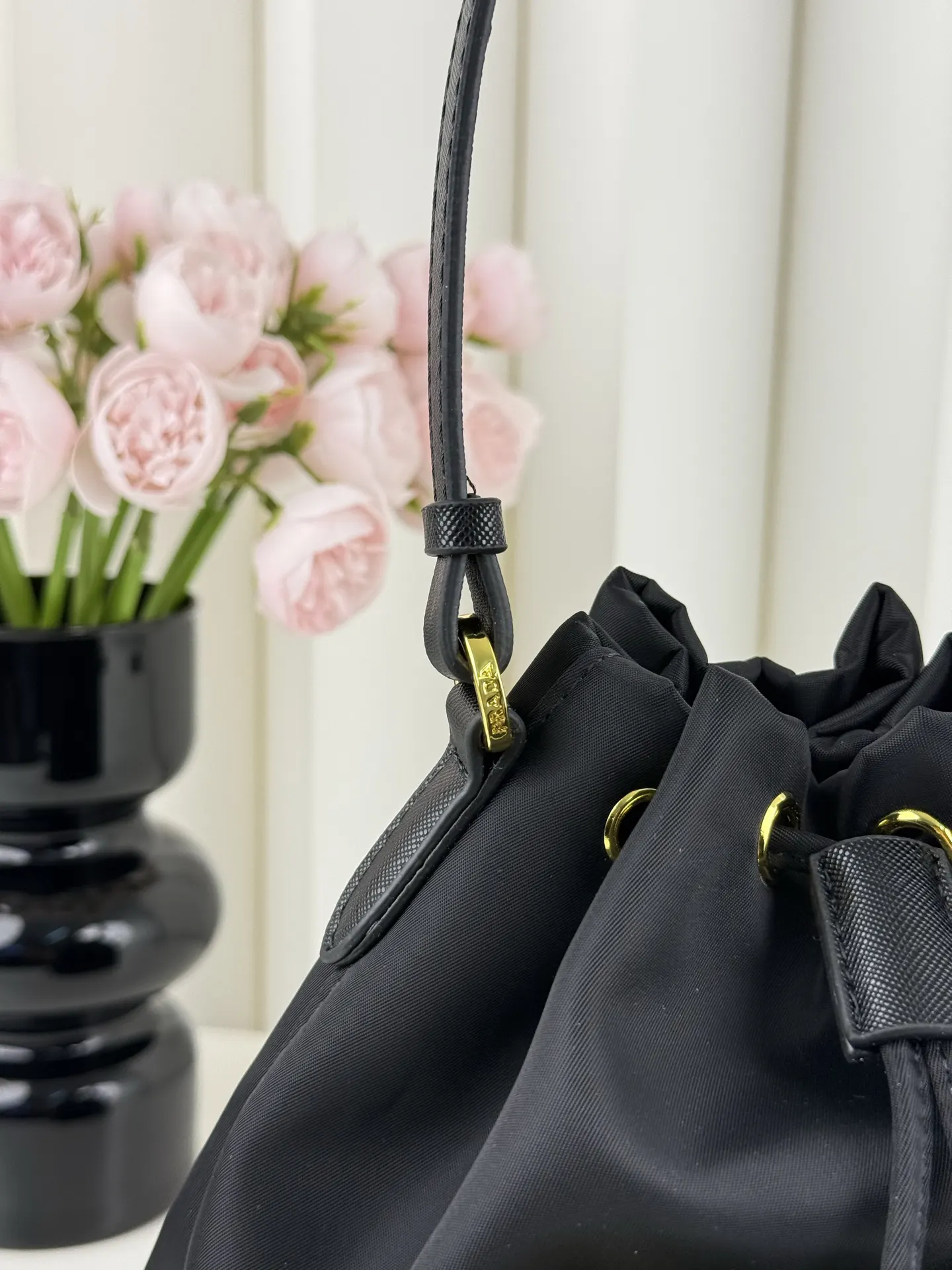 Prada Re-Nylon 尼龙 三角标 水桶包