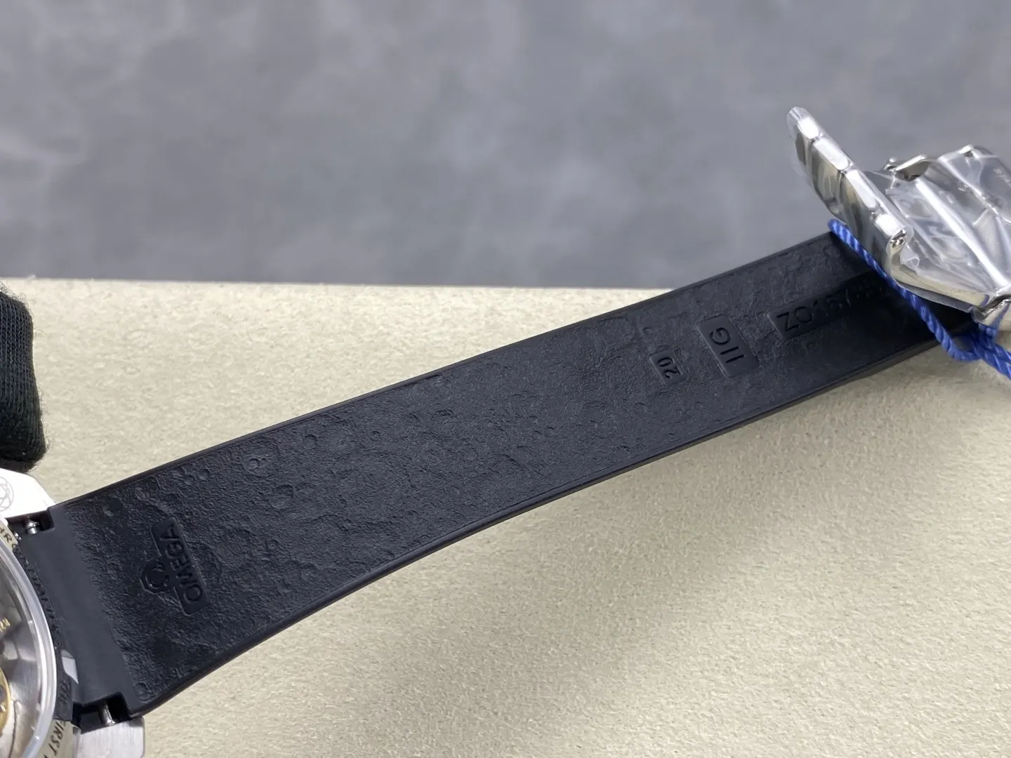 Omega 其造型灵感源自登上月球的第四代超霸腕表的不对称表壳 手錶 經典腕表款(數字10) Omega 其造型灵感源自登上月球的第四代超霸腕表的不对称表壳 手錶 經典腕表款(數字10)