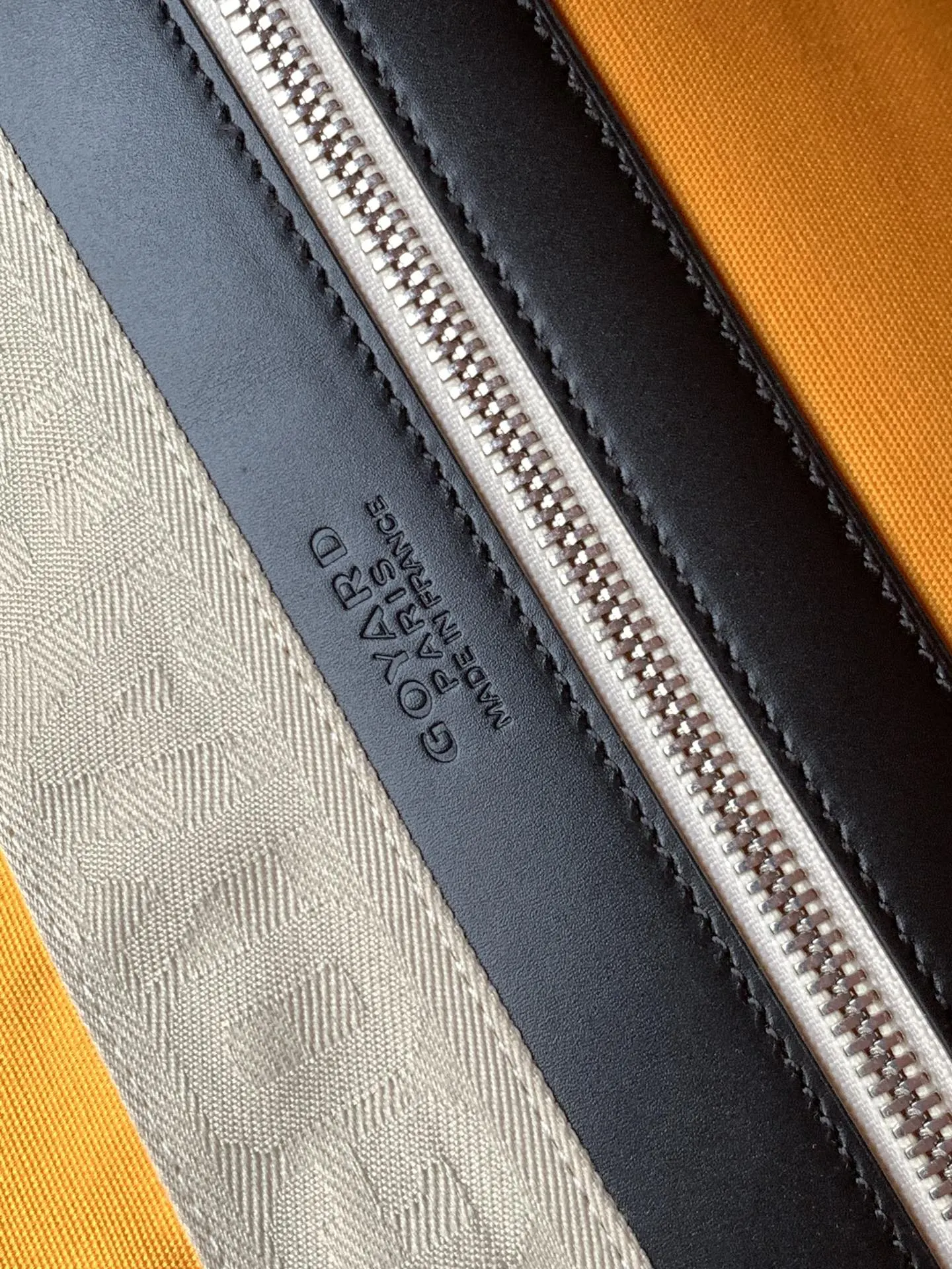 Goyard 黑色 它的提手可调节长度 可确保手提时的舒适度 并且开口两 旅行包 大容量旅行款
