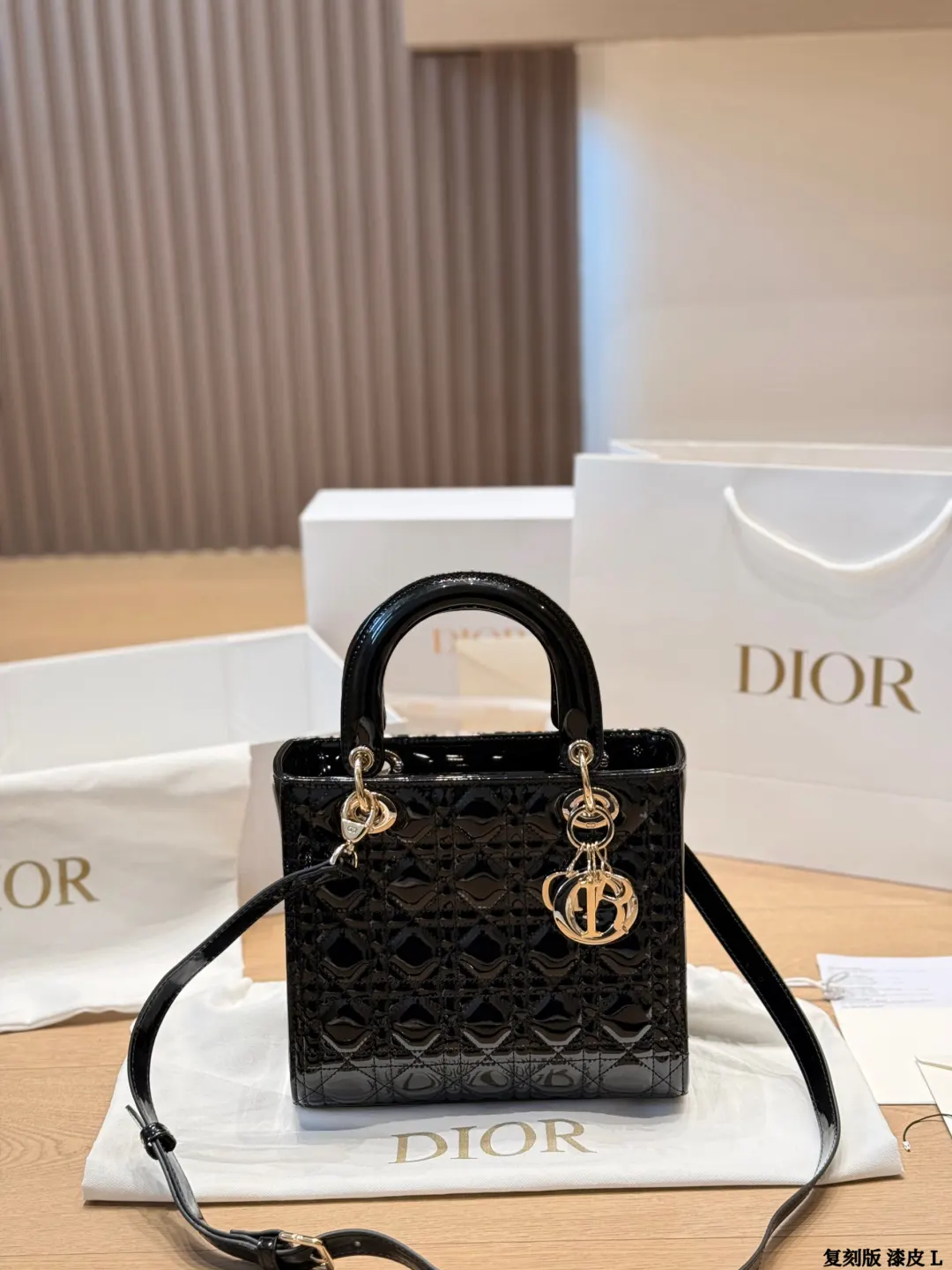 Dior 羊皮手提包