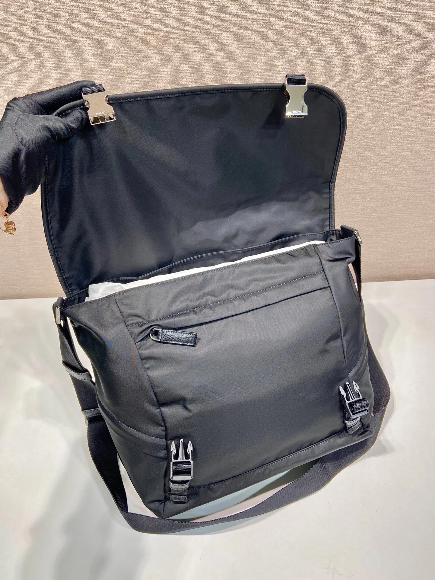 Prada Re-Nylon 2VD052 斜挎包