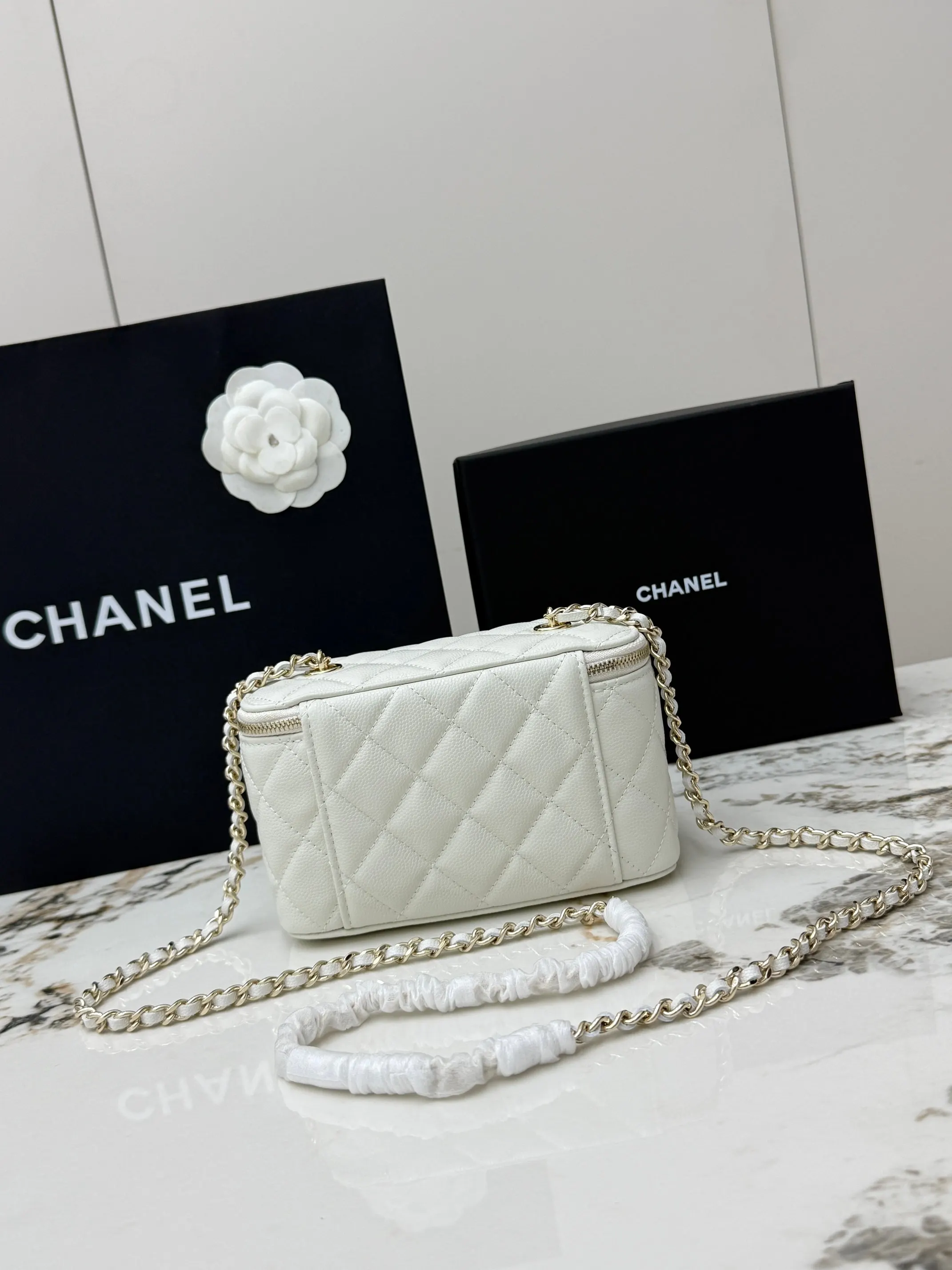 Chanel Gold Chain Bag Leather