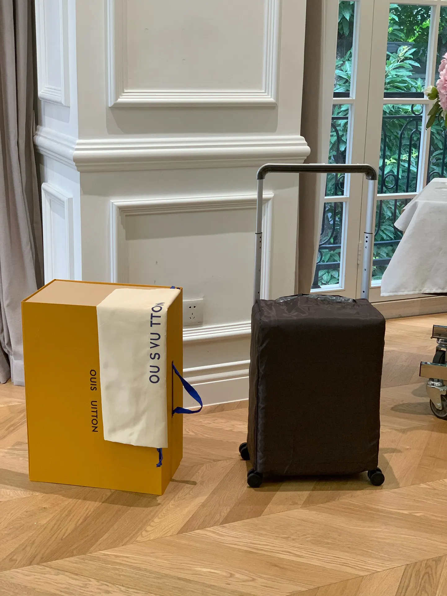 灰色 銀色 拉杆真皮包裹 行李箱 旅行拉杆款 輕便出行款