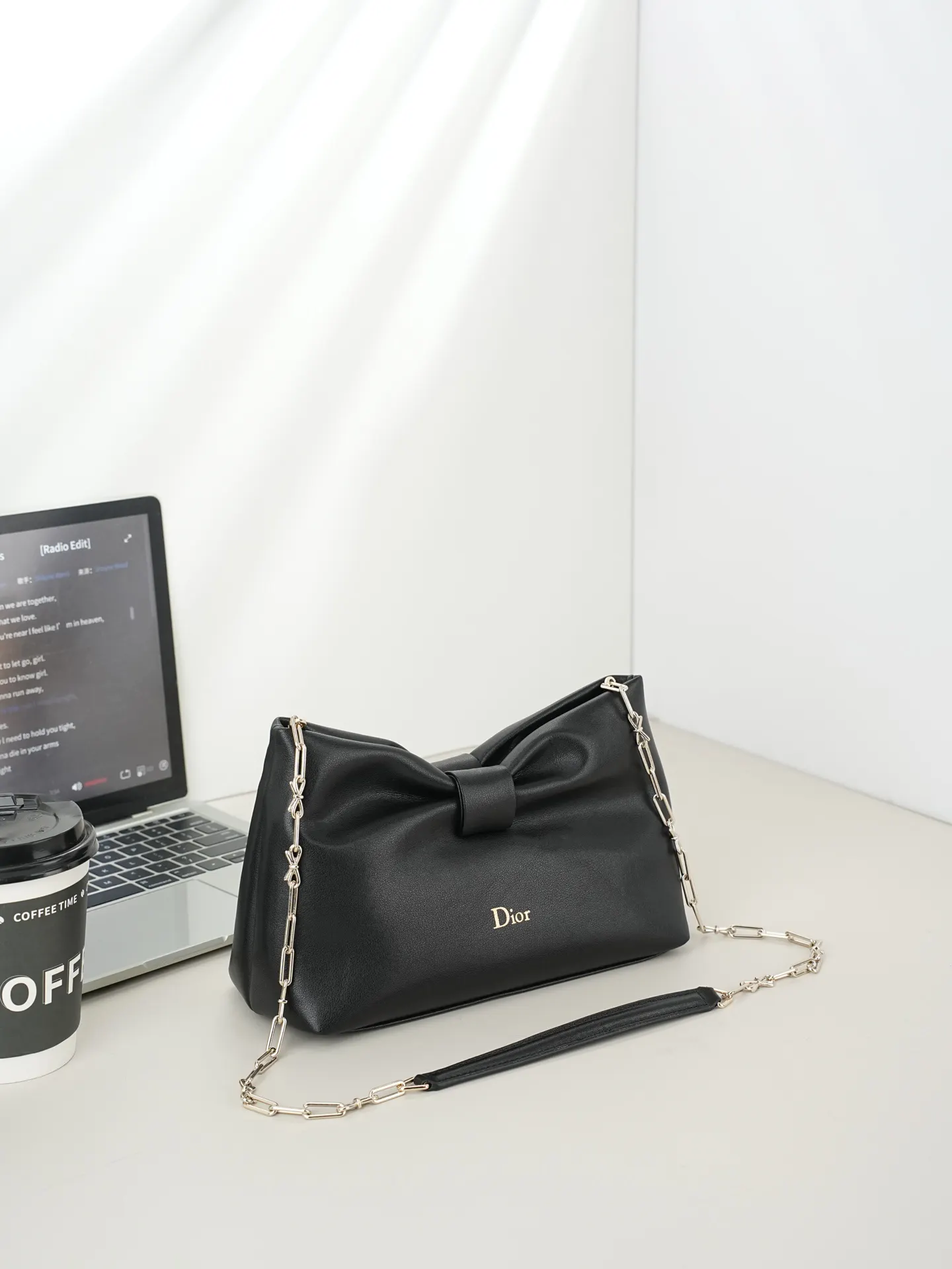 Dior 金色 羊皮 中号款式 可肩背或手拿 链条包 精致链条款
