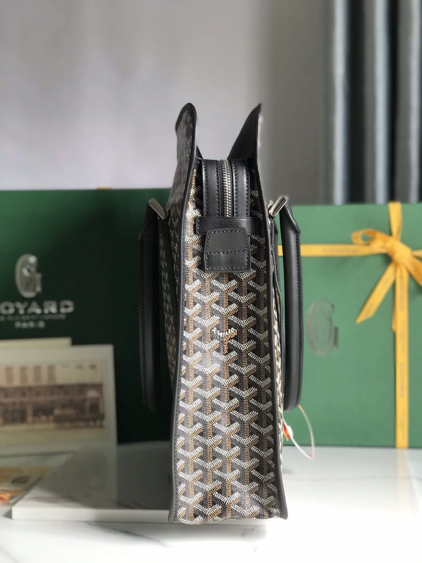 Goyard 皮革 Bourgogne竖款公文包 重新演绎了 商务通勤款