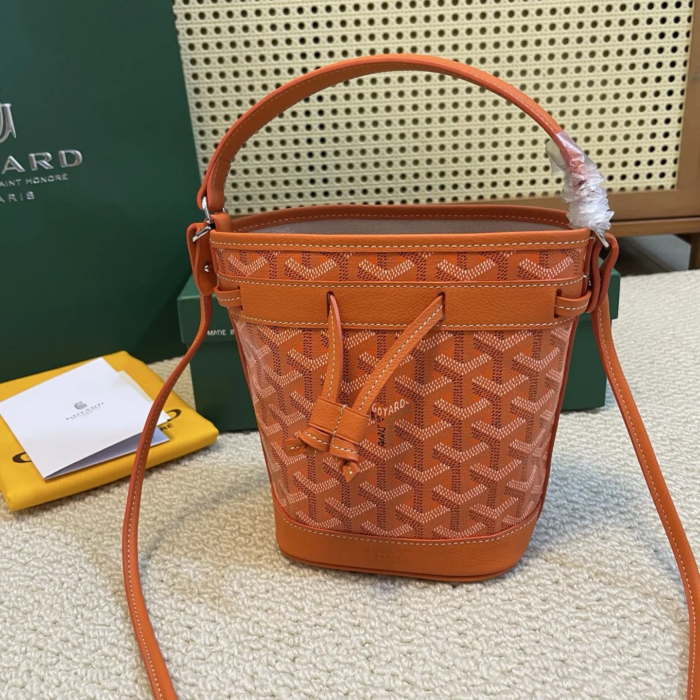 Goyard 皮革 轻盈小巧去始终保持标志性水桶百搭造型 水桶包 休闲水桶款