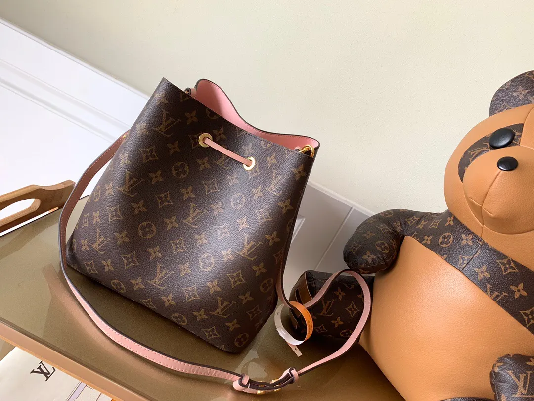 Louis Vuitton Bucket Bag Casual