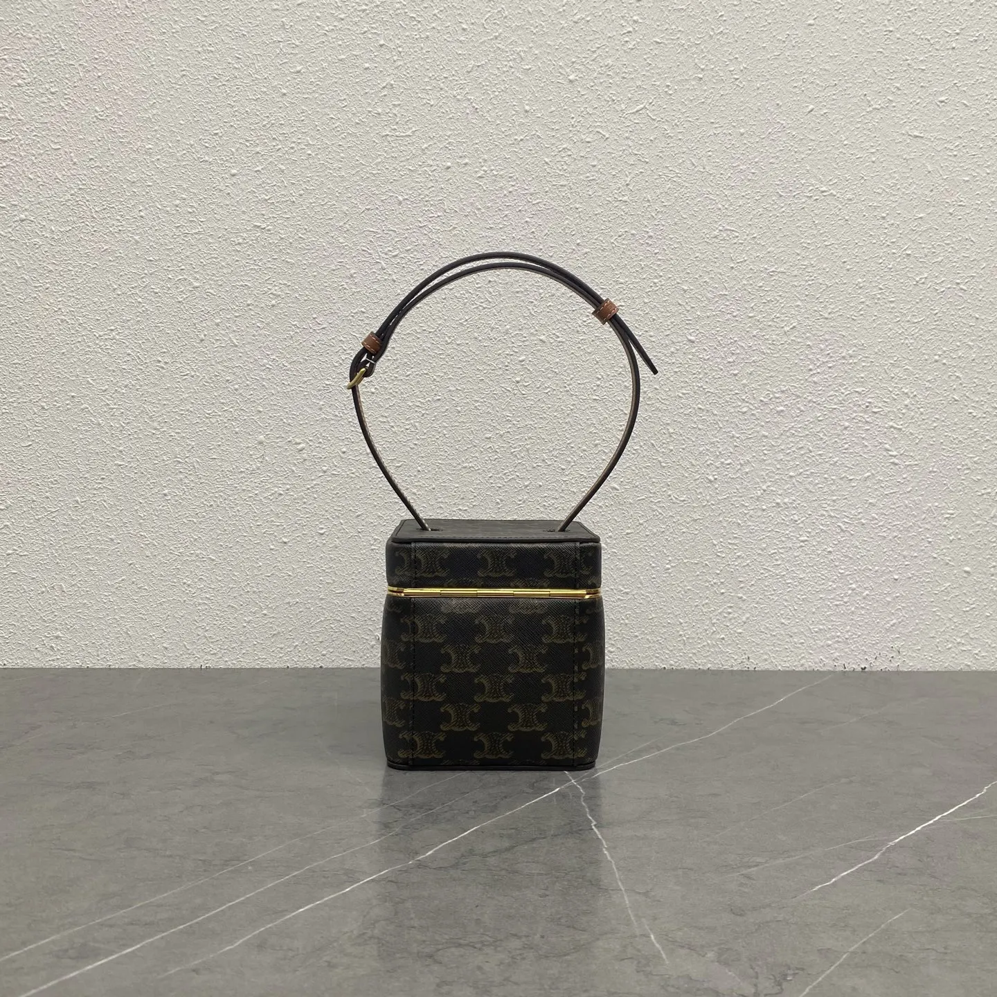 Celine Triomphe 金色 牛皮 单肩包 日常单肩背款