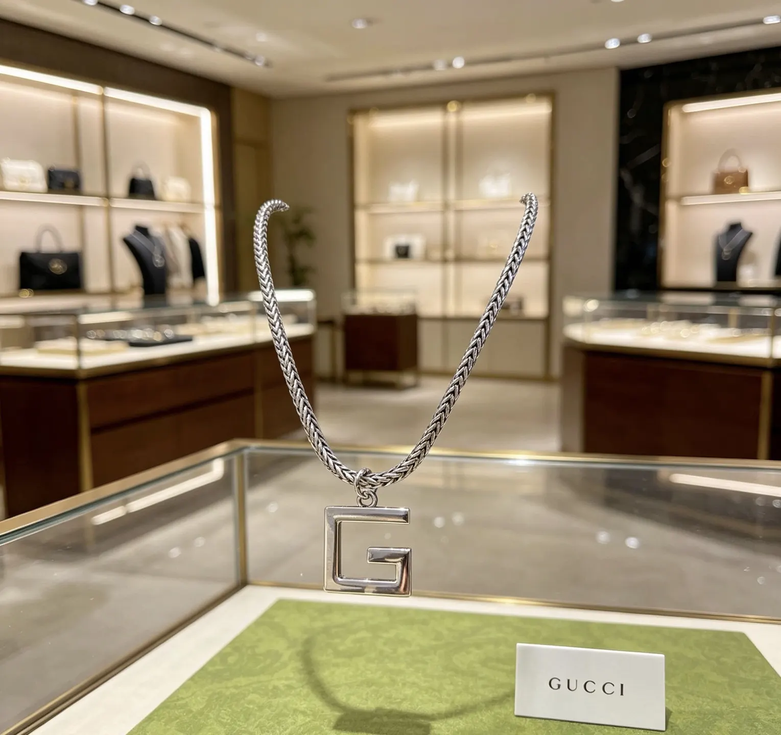 Gucci 链条包 单肩斜挎