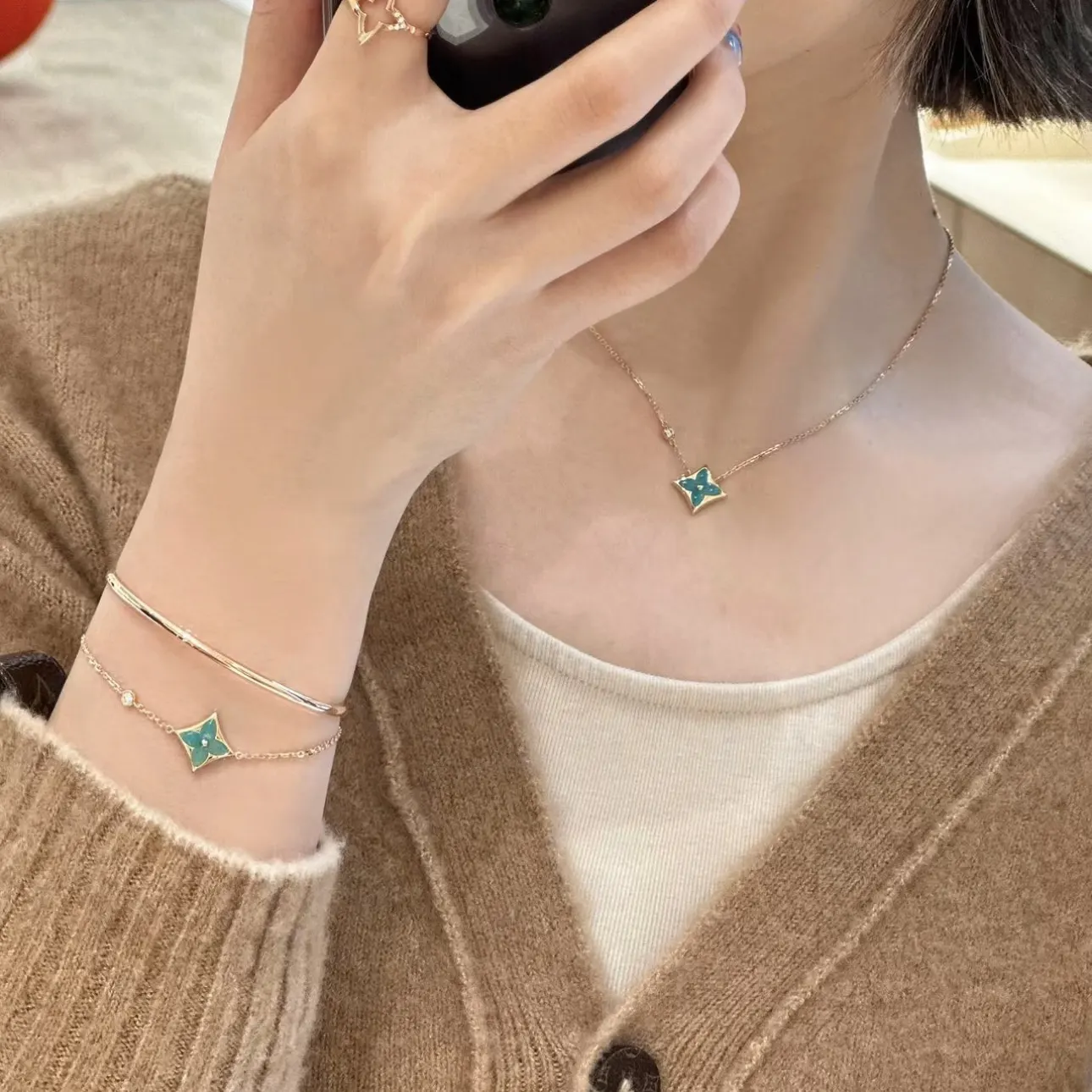 Van Cleef 玫瑰金 老花 贝母 四叶草 项链 精致锁骨链款