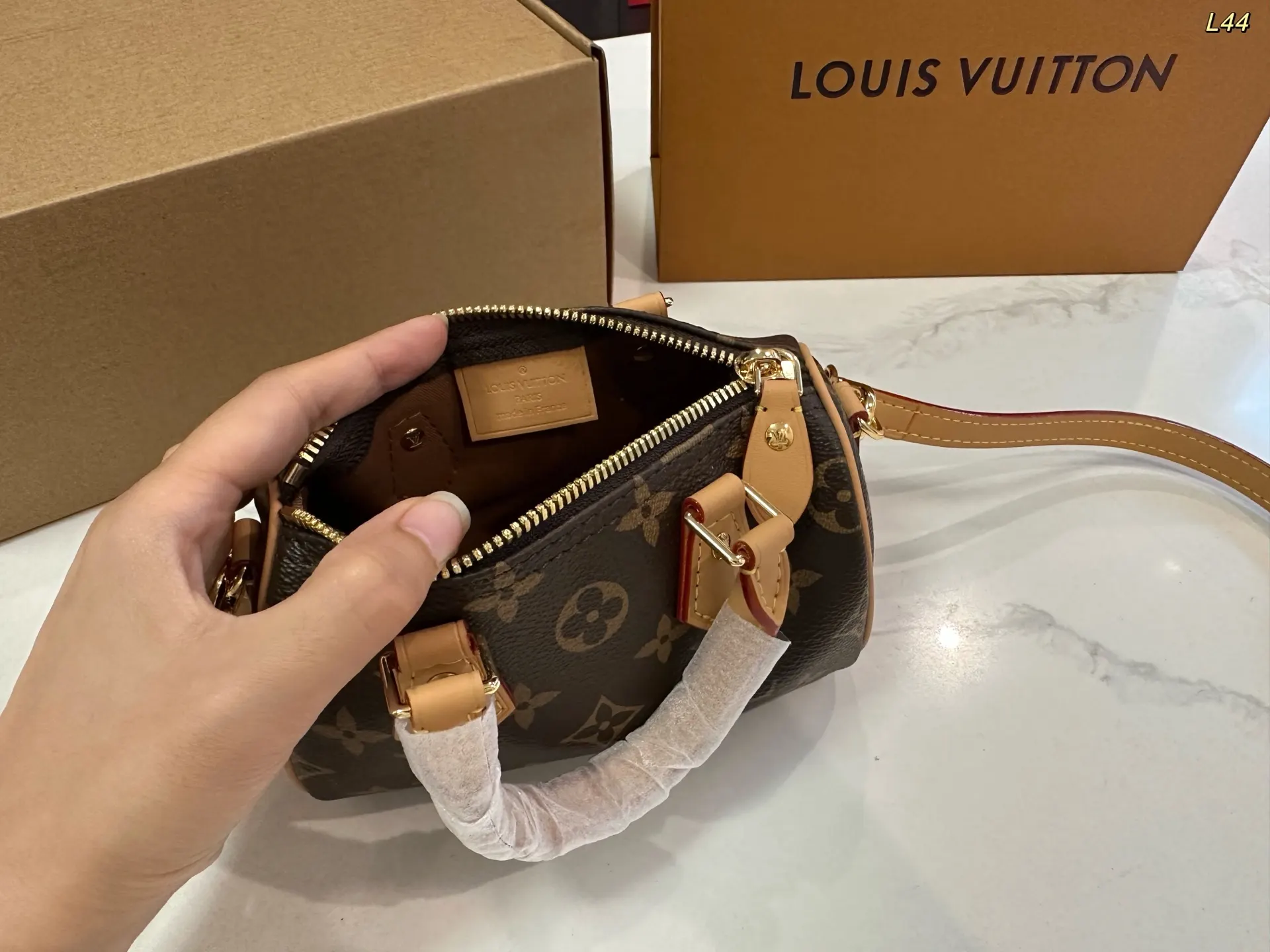 Louis Vuitton Crossbody Bag Lightweight