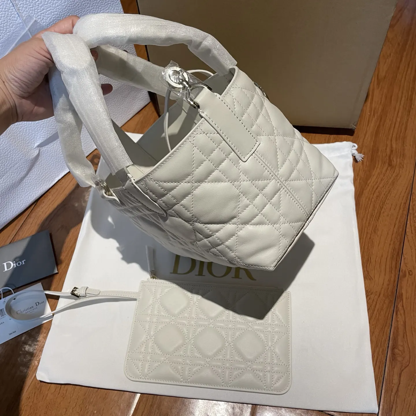 Dior 白色 奶白 牛皮 水桶包 休闲水桶款