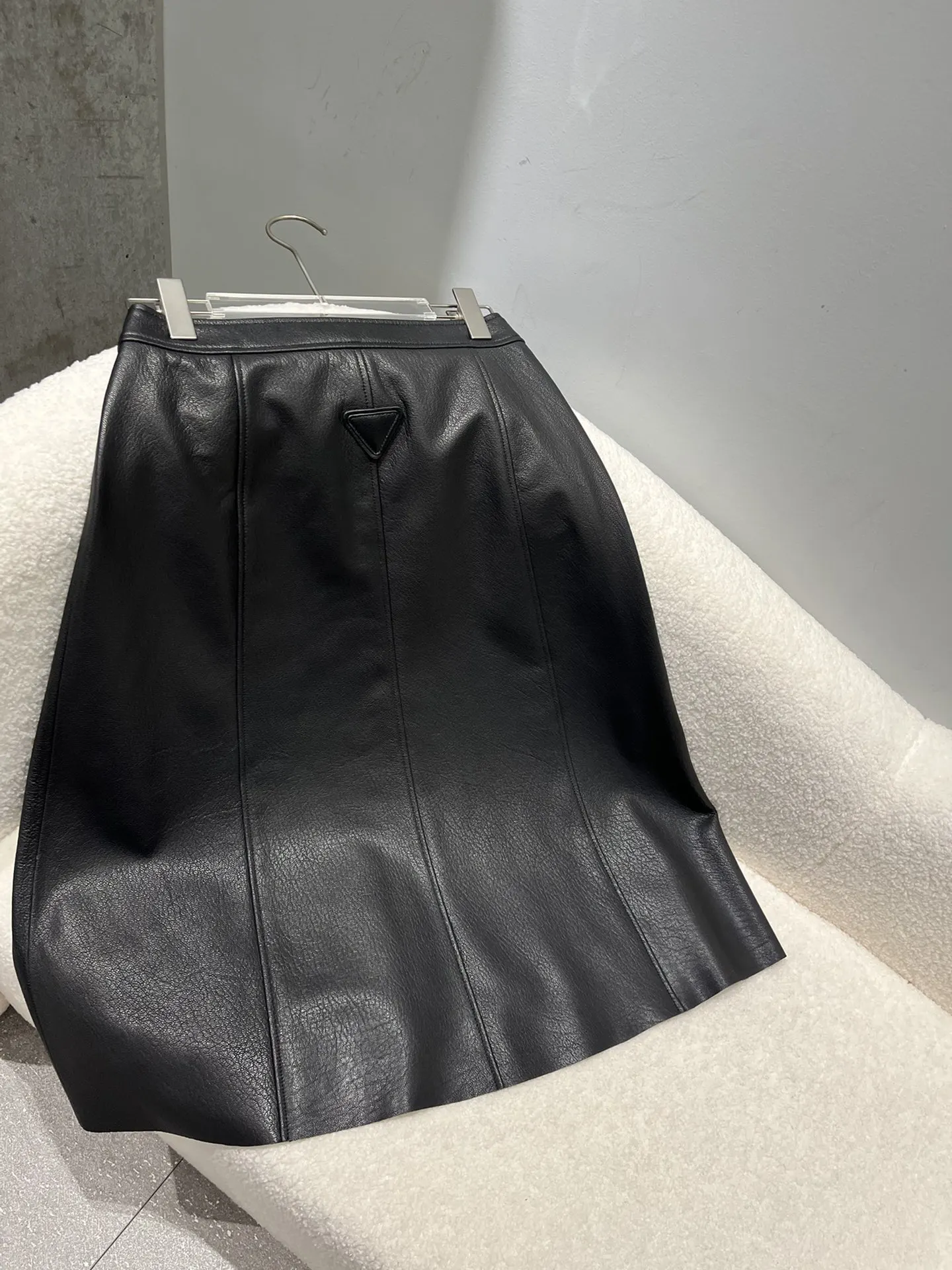 Prada 羊皮 半身裙 包臀修身