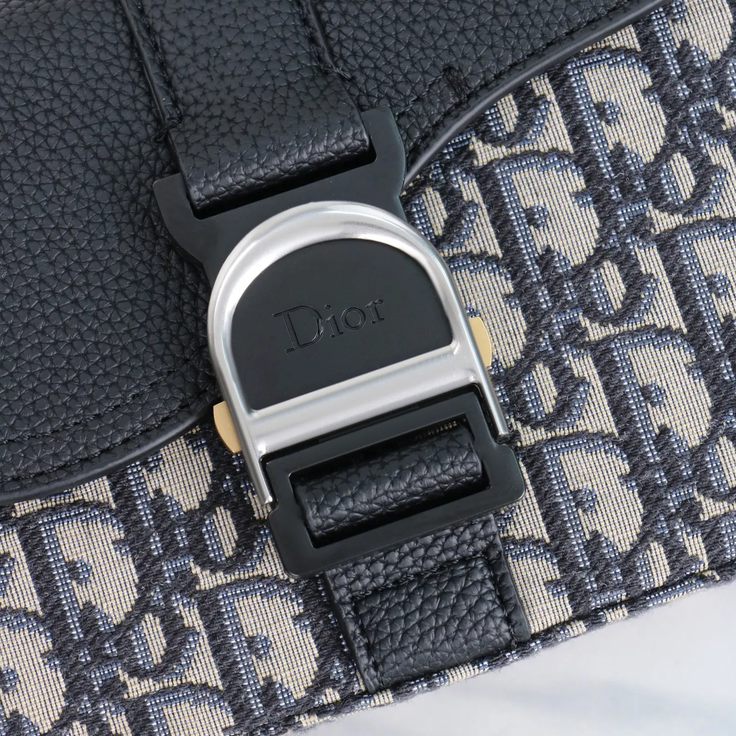Dior Saddle Oblique 斜背包