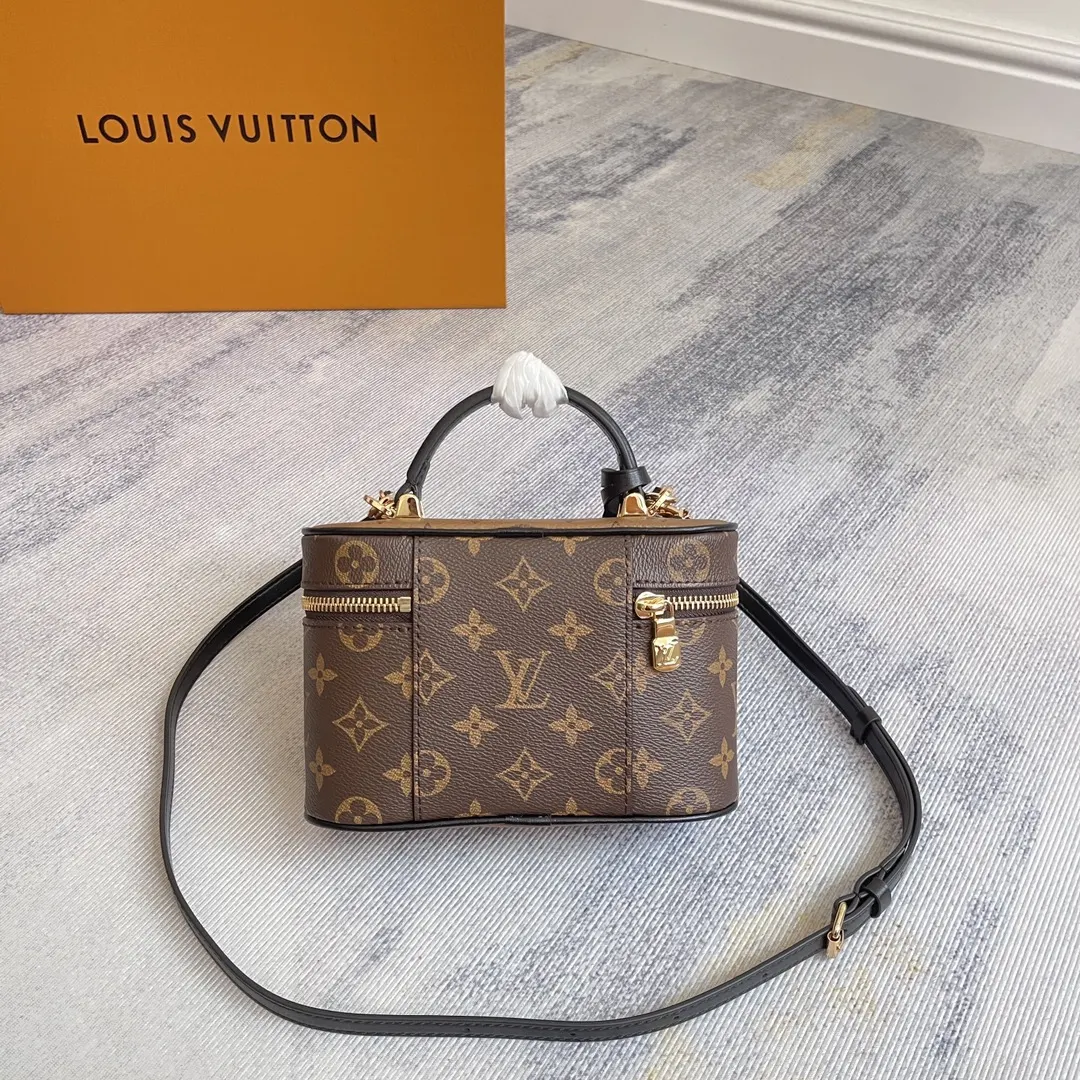 Louis Vuitton Monogram Chain Bag Canvas