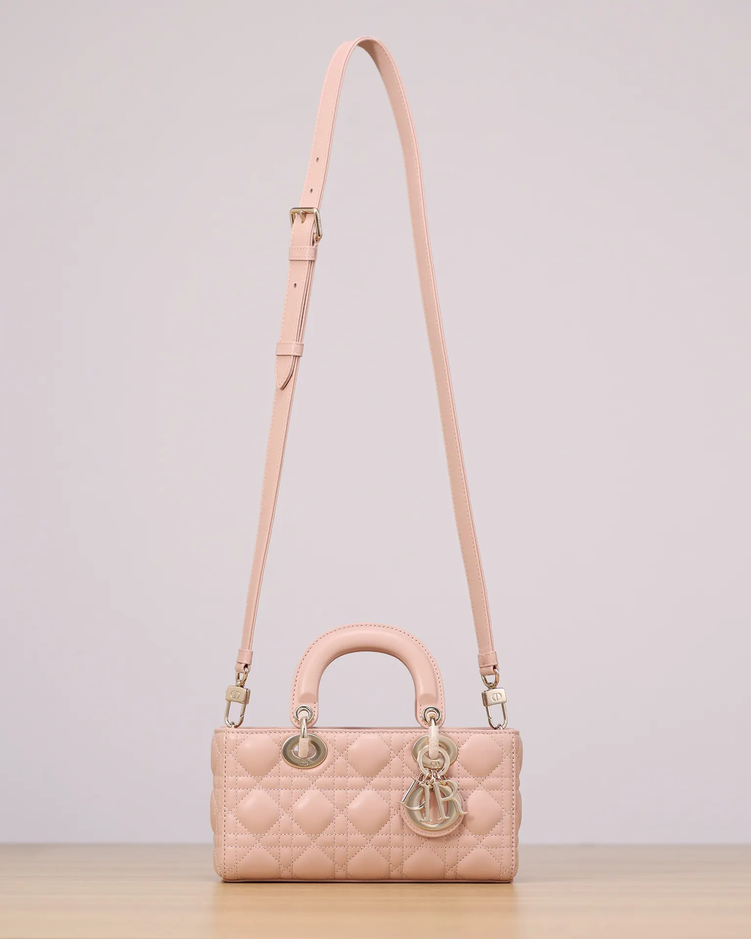 Dior Lady Dior Lady 粉色羊皮横版手袋 手提