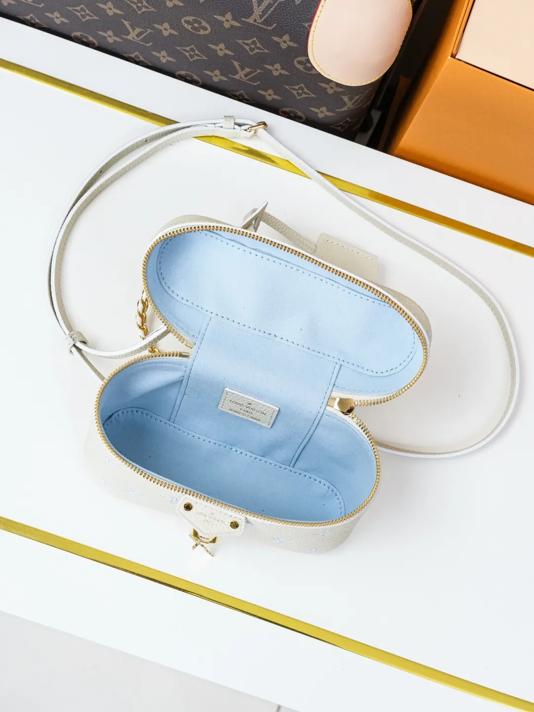 Louis Vuitton Chain Bag Leather