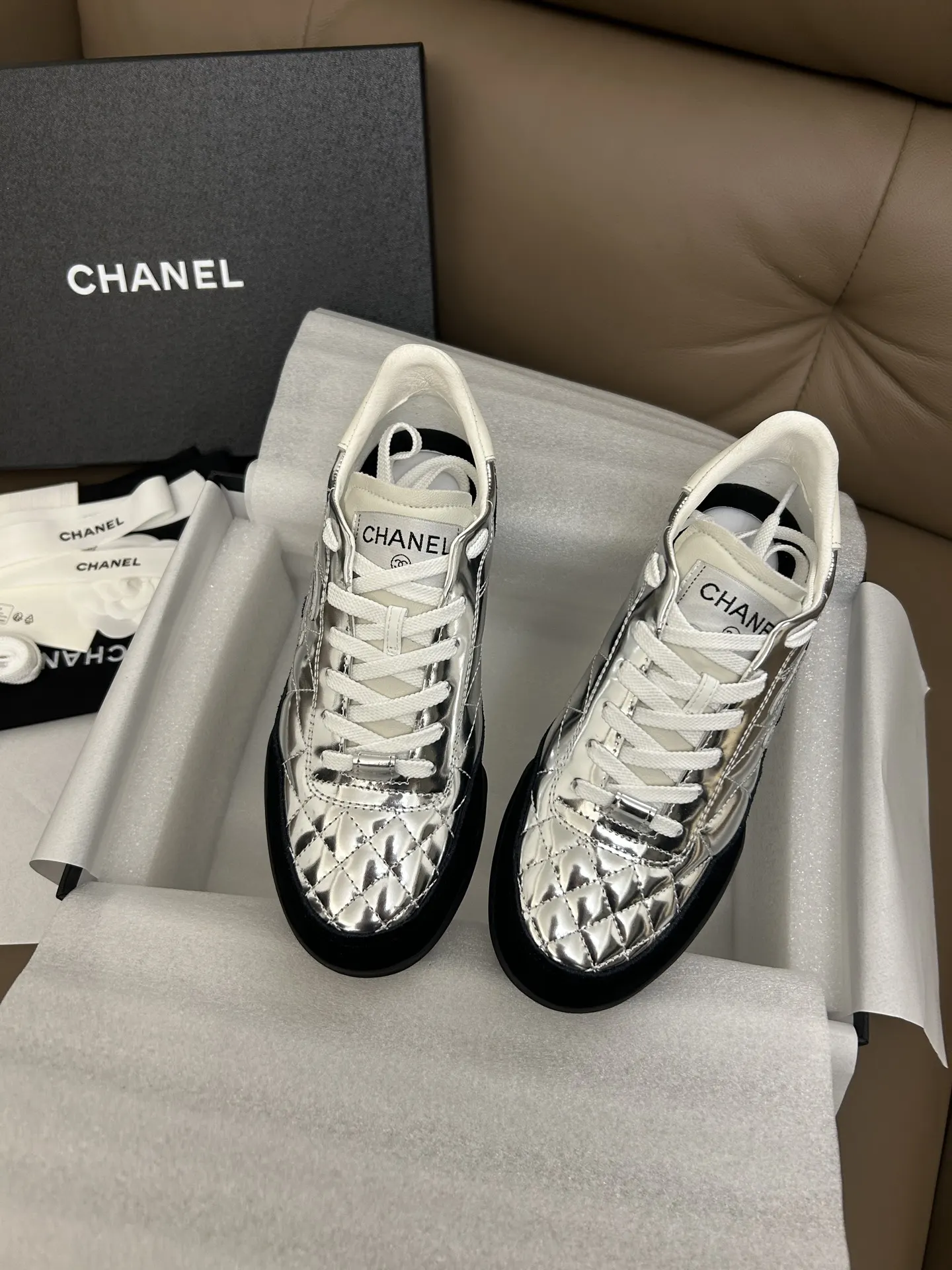 Chanel 羊皮休閒鞋