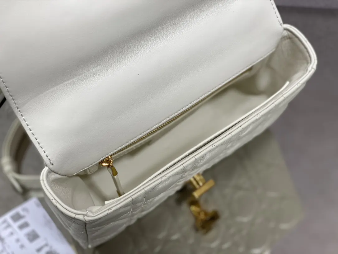 Dior Caro 奶白小牛皮链条包 简约斜挎