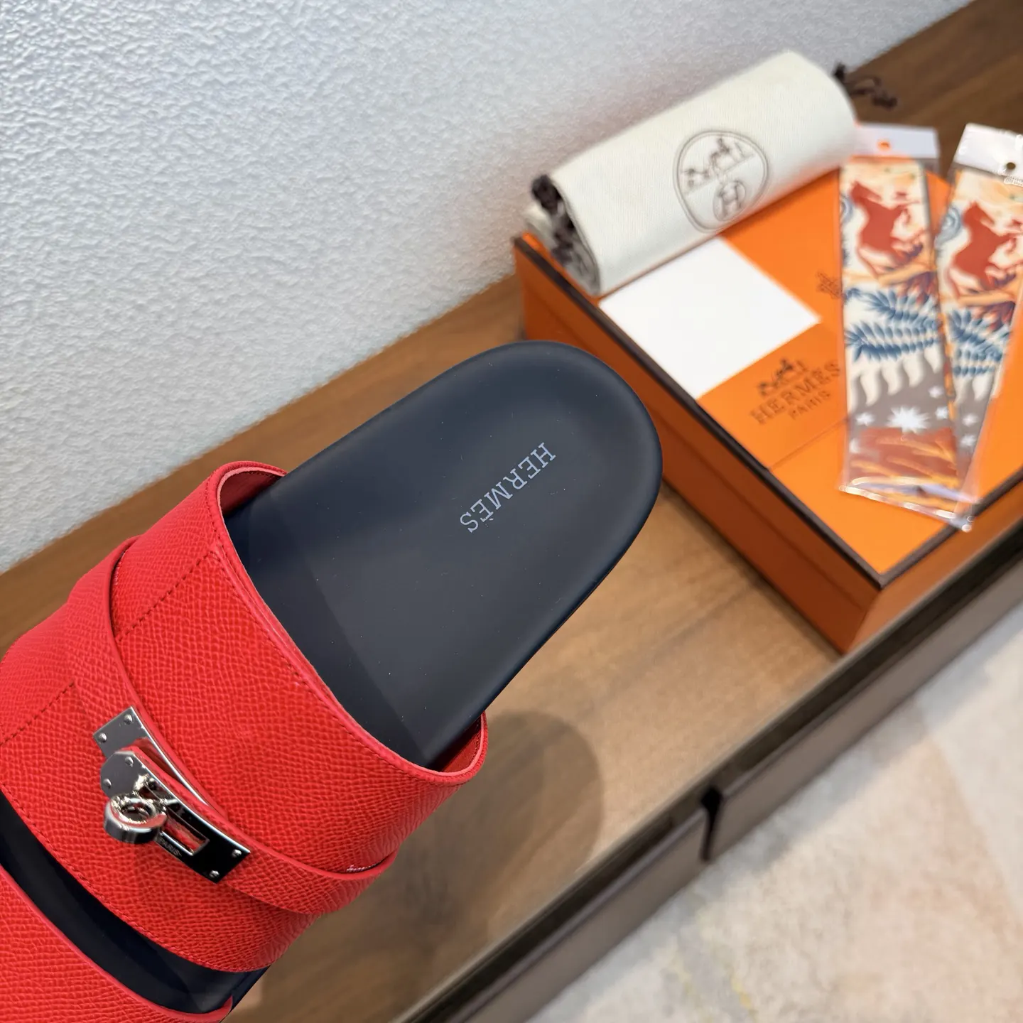 Hermès 经典 小牛皮 拖鞋 舒适