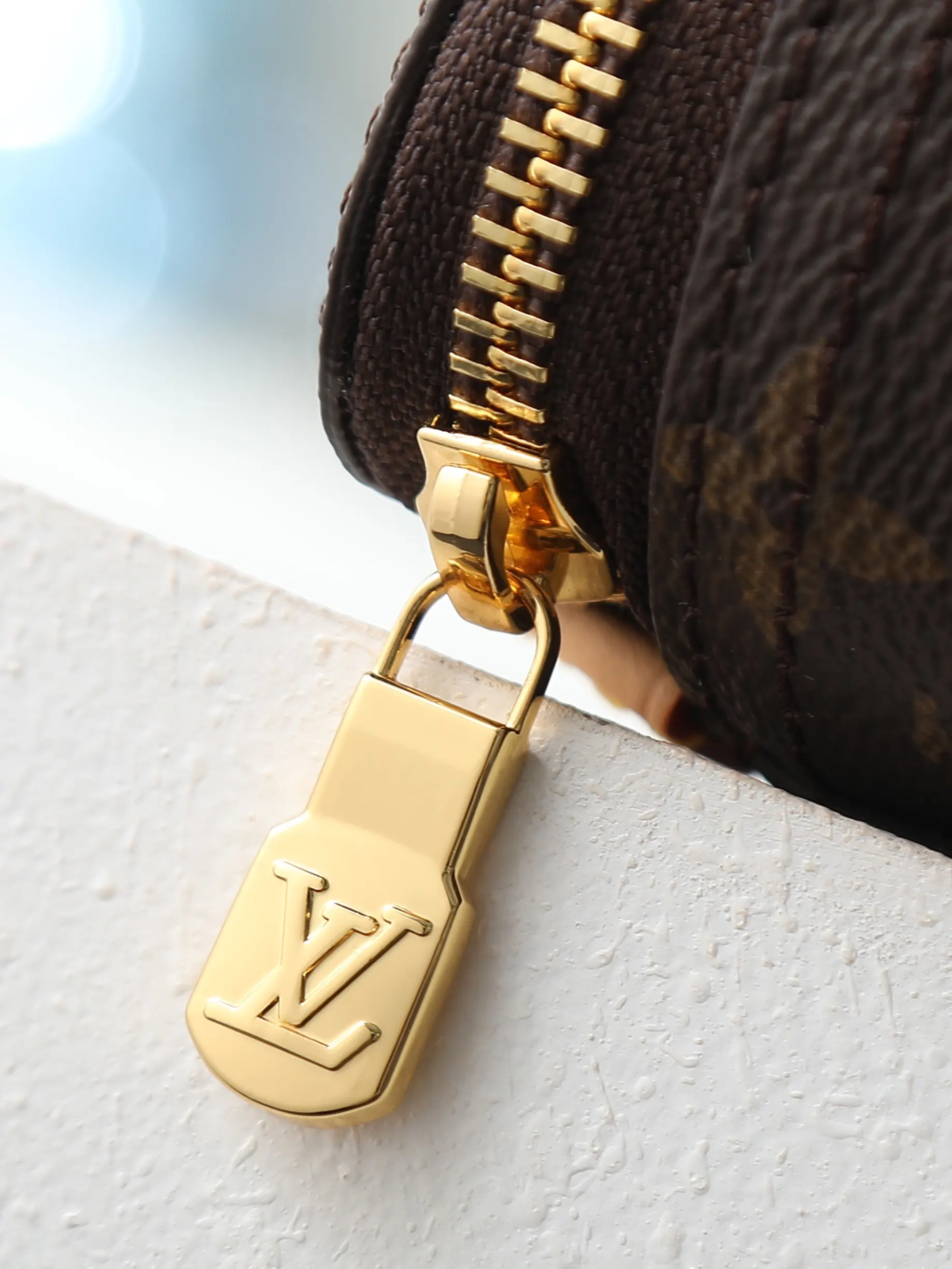 Louis Vuitton Monogram Suitcase Travel Lightweight Leather Image 9 Louis Vuitton Monogram Suitcase Travel Lightweight Leather Image 9