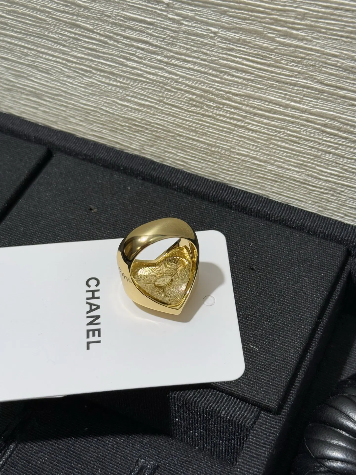 Chanel 黑色/金色 戒指