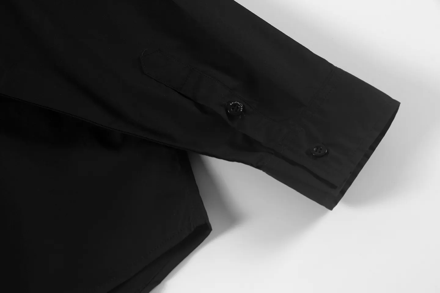Balenciaga 黑色 Logo 長袖T恤(數字7) Balenciaga 黑色 Logo 長袖T恤(數字7)