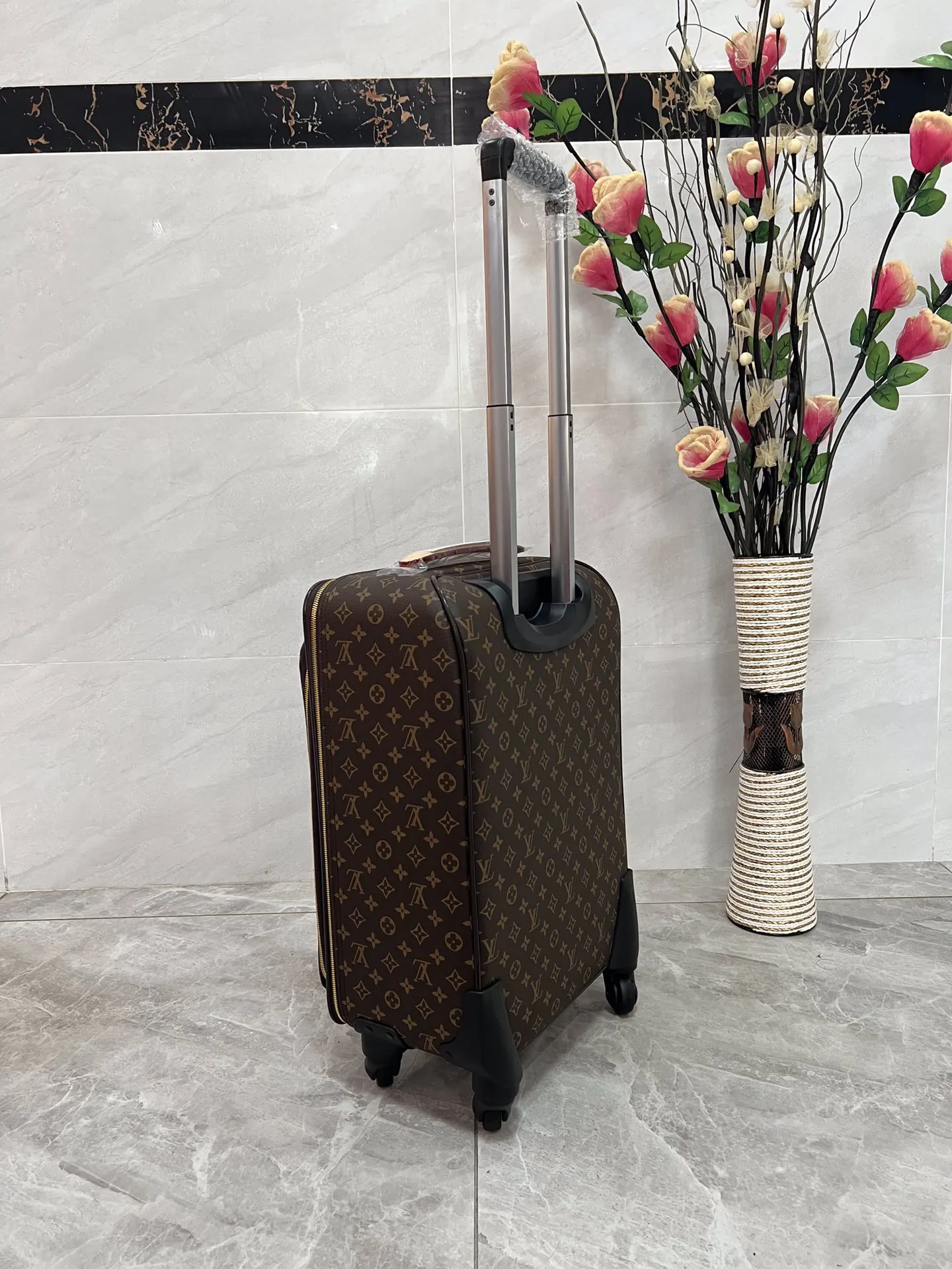 產品 实 行李箱 旅行拉杆款 輕便出行款