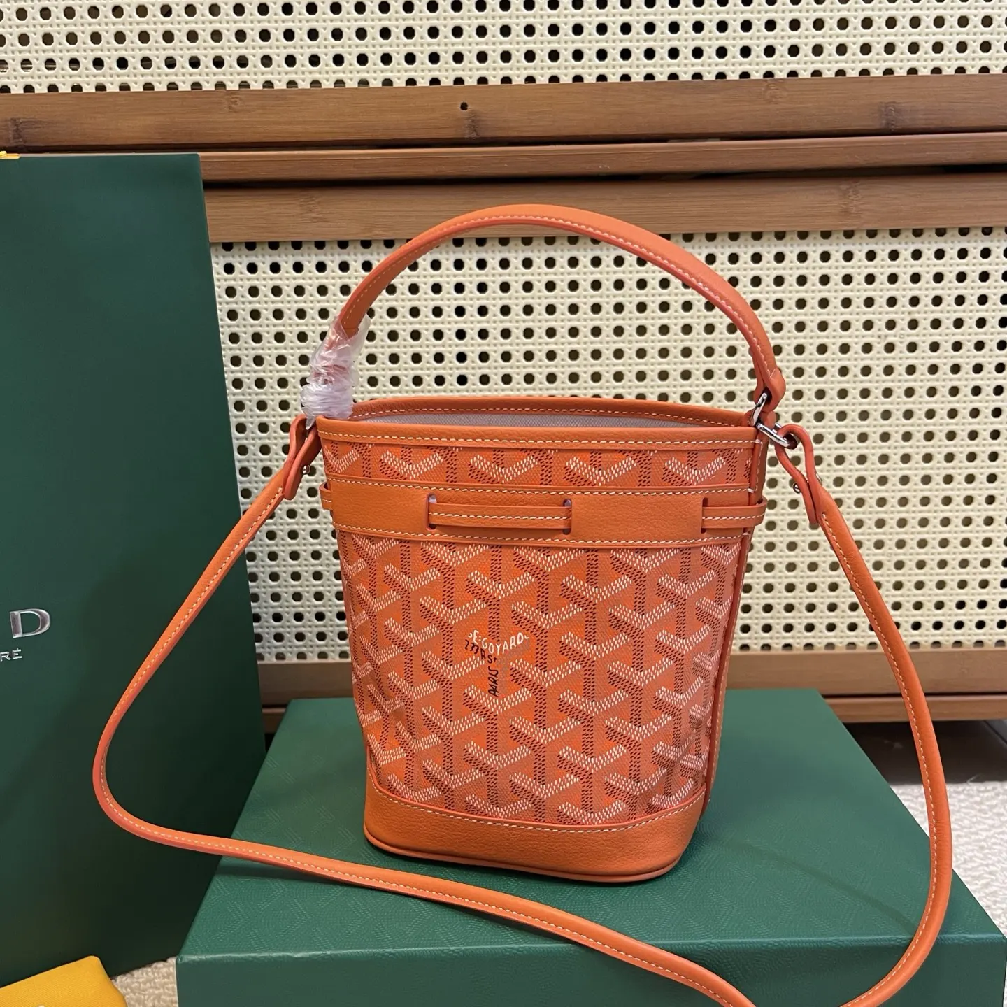 Goyard 皮革 轻盈小巧去始终保持标志性水桶百搭造型 水桶包 休闲水桶款