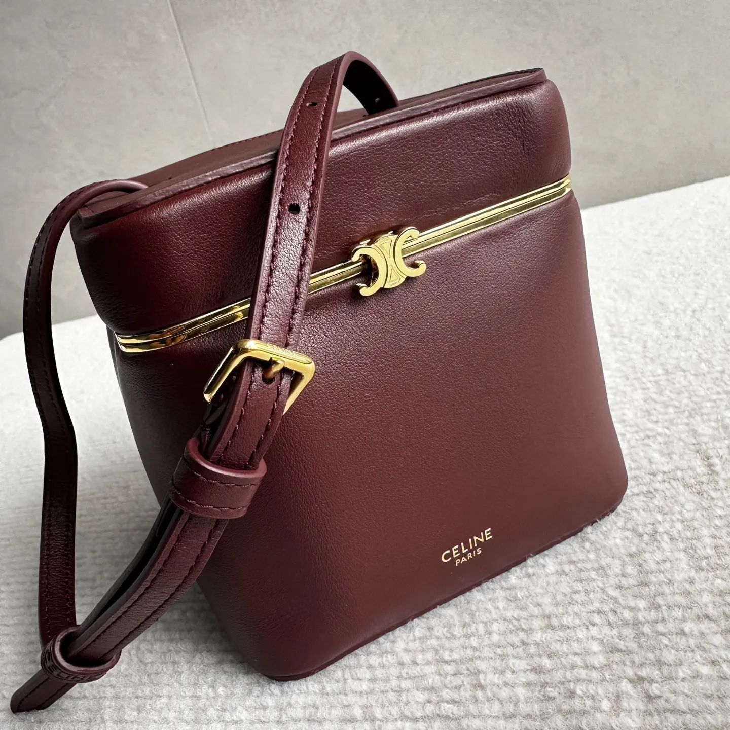 Gold Shoulder Bag Leather Image 9 Gold Shoulder Bag Leather Image 9