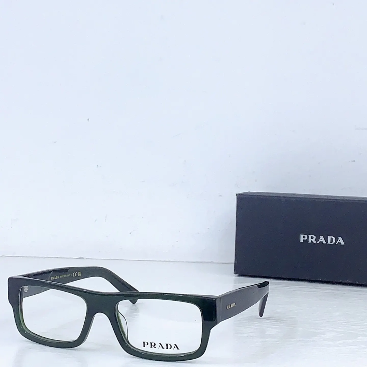 PRADA PR D06V 太阳眼镜 时尚遮阳款