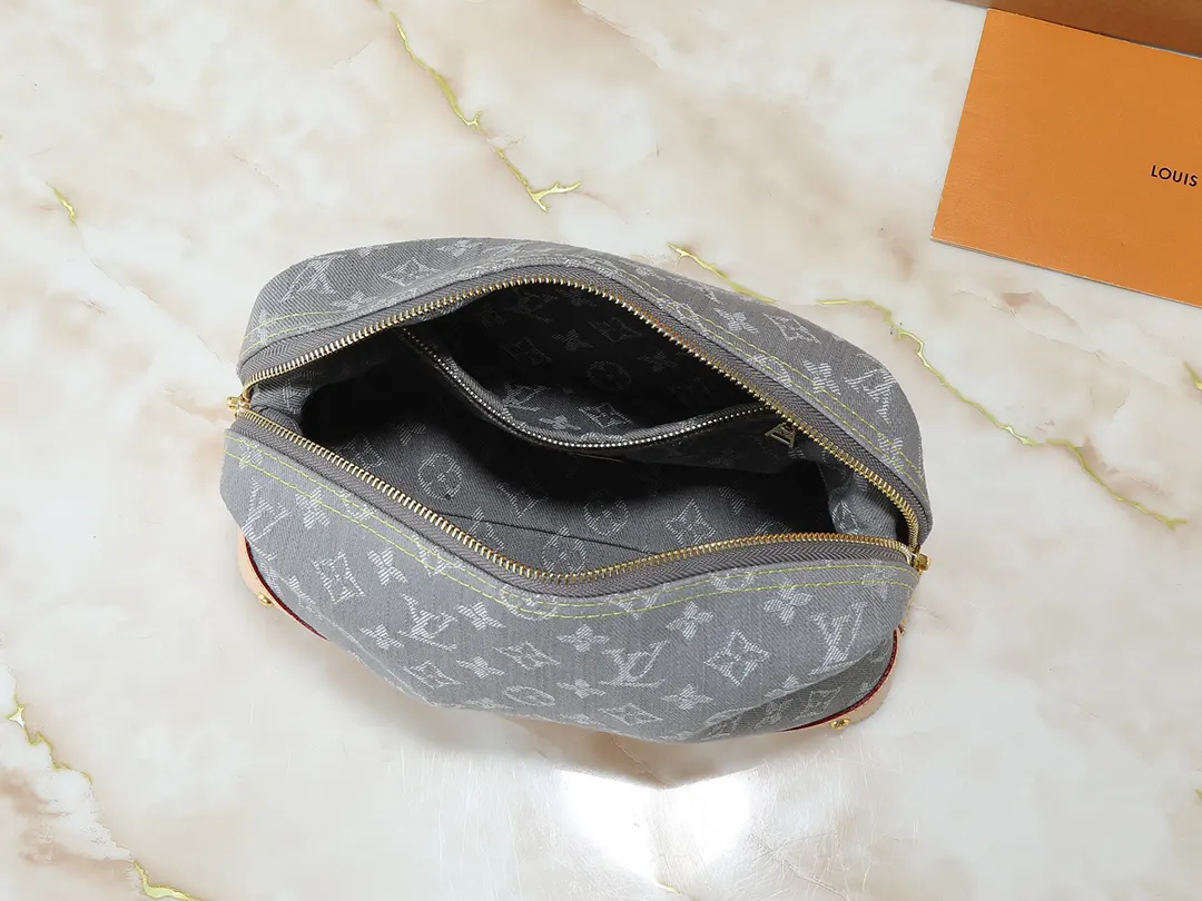 Cosmetic Pouch