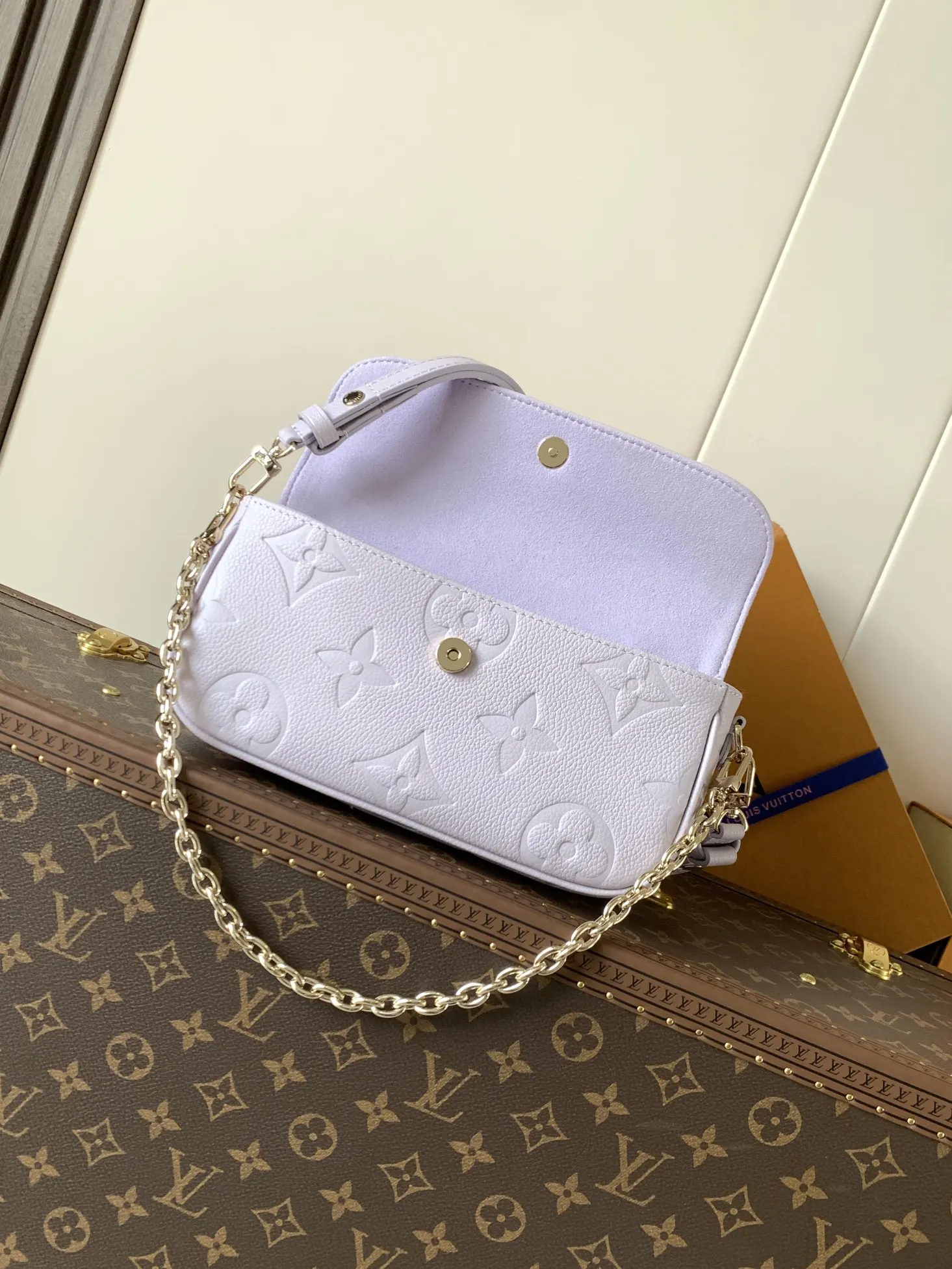 Chain Bag Leather