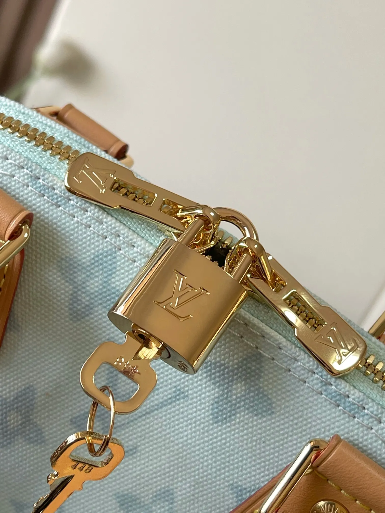 Louis Vuitton Alma 白色 皮革 手提包