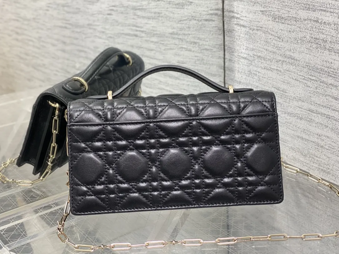 Dior 黑色 羊皮 海外 邮差包女士手提斜挎包My 迷你链 链条包 精致链条款