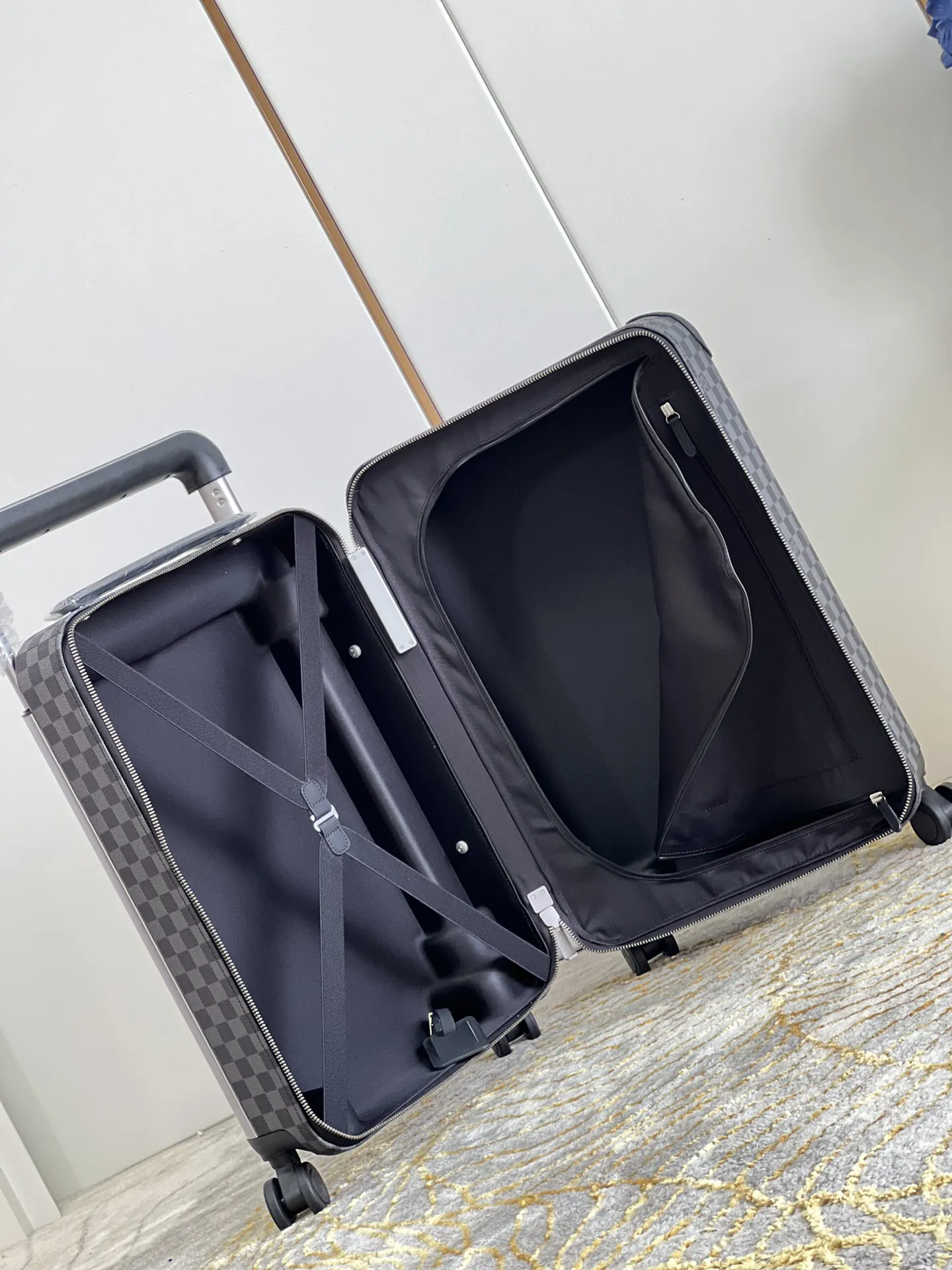 Louis Vuitton Black Suitcase Travel Lightweight Canvas Image 9 Louis Vuitton Black Suitcase Travel Lightweight Canvas Image 9