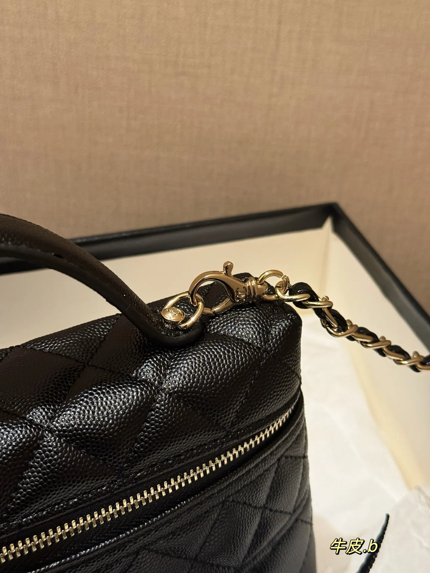Chain Bag Leather