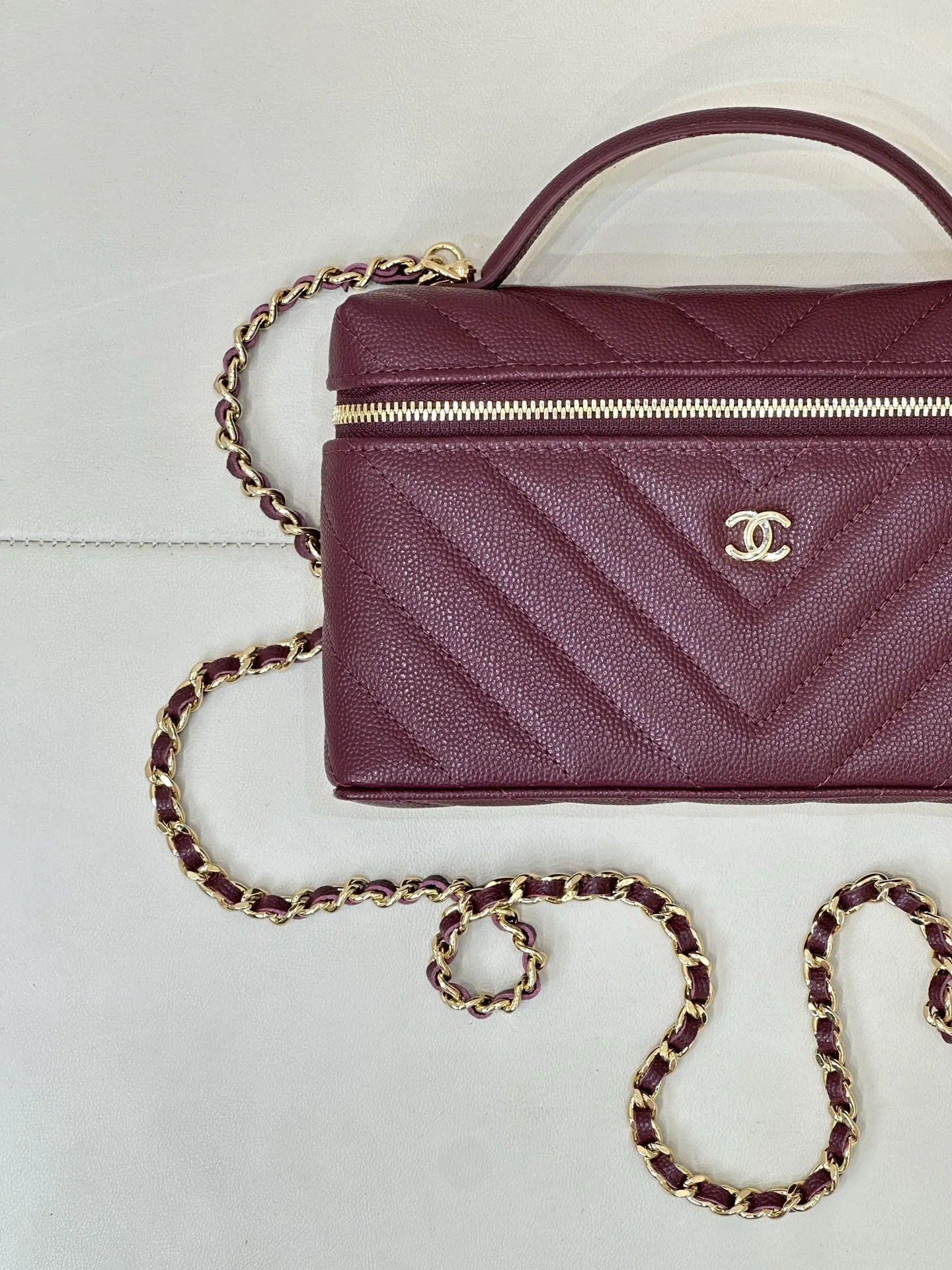 Crossbody Bag Lightweight Classic Leather