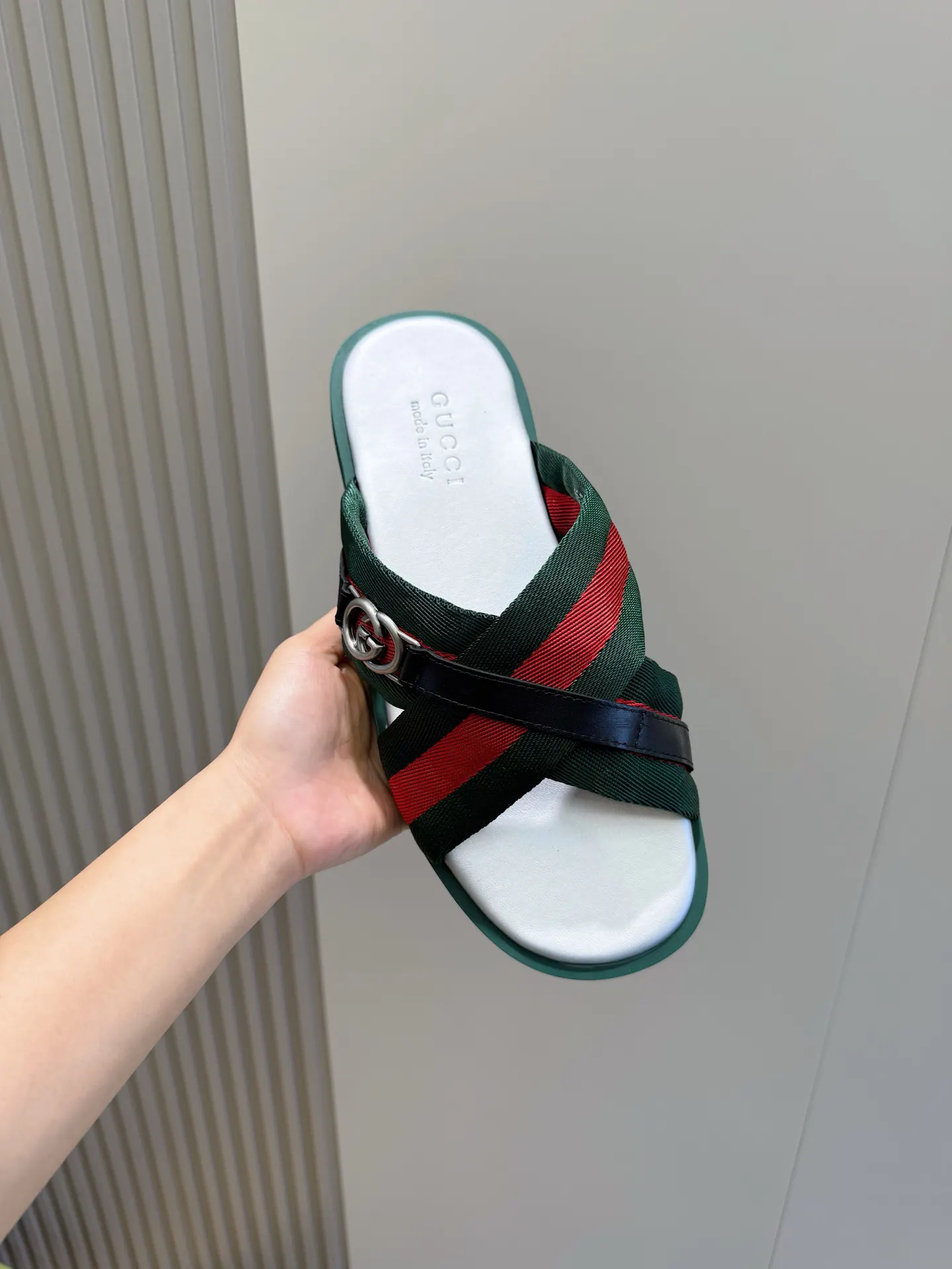 Gucci Web织带交叉带拖鞋 黑色红绿白底