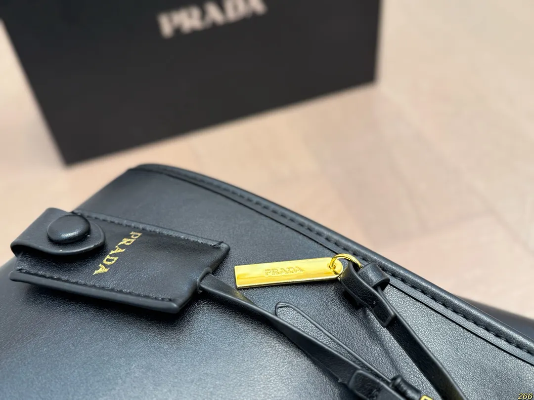 Prada 盒 托特包 質感很高級 容量 大也很耐用 大容量托特款