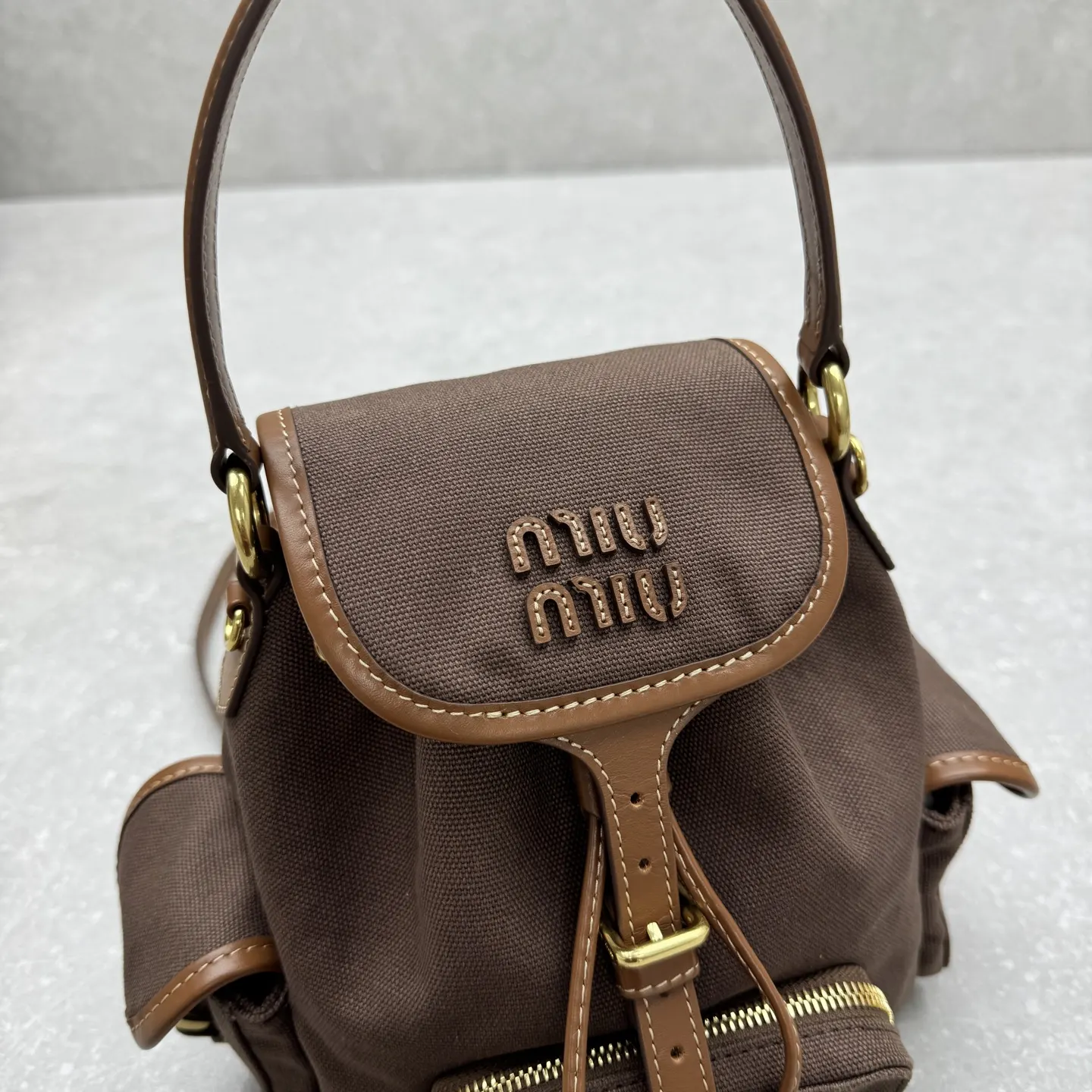 Miu 黑色 藍色 帆布 雙肩包 实用雙肩款