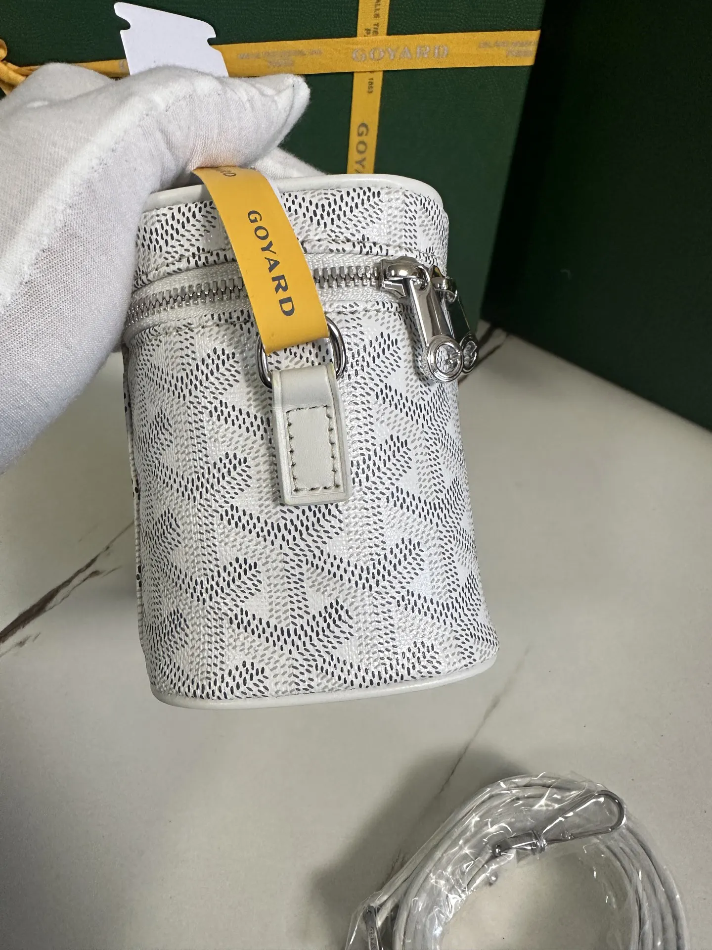 Goyard 黄色 小牛皮 化妆包 便携收纳款