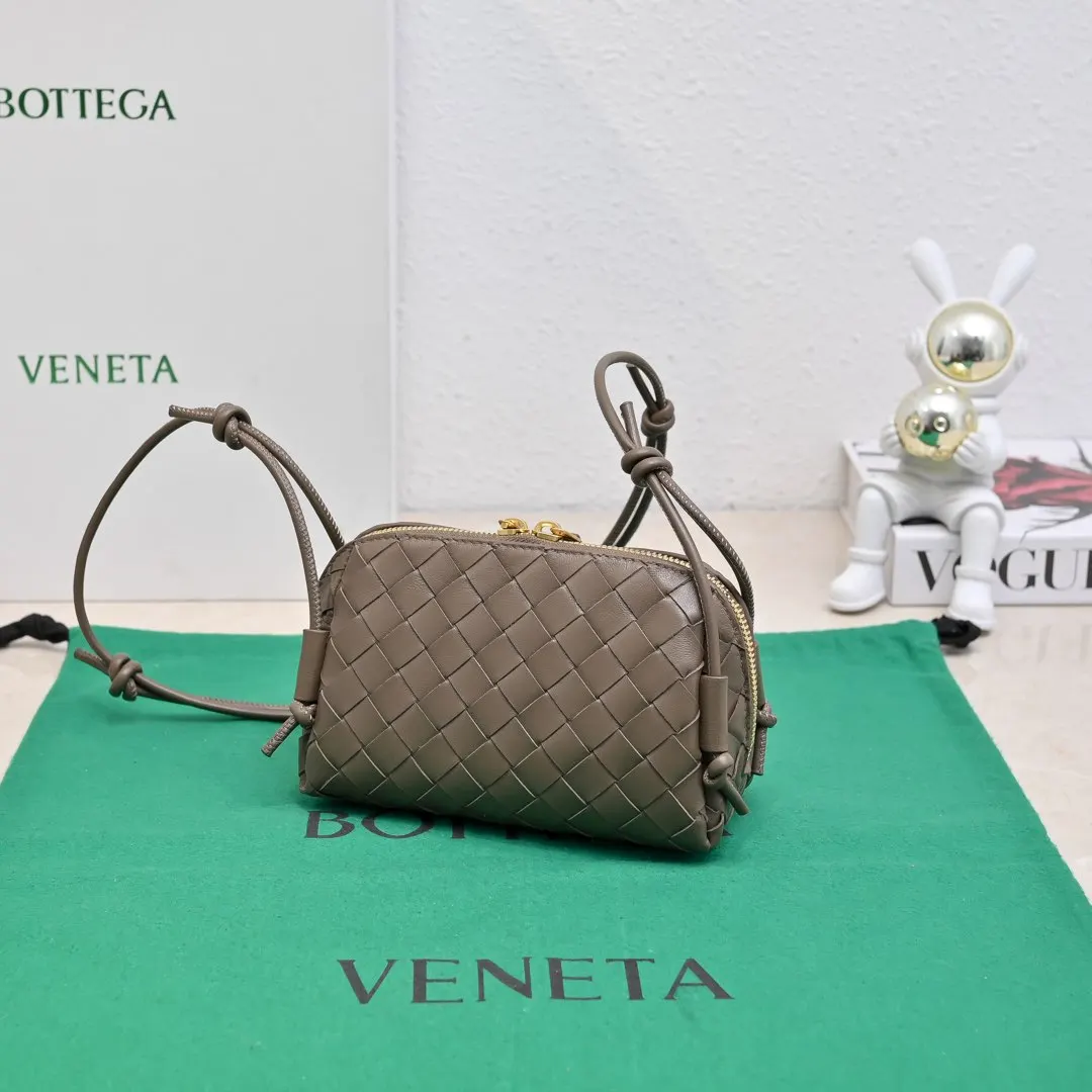 Bottega Veneta 腋下包 復古腋下背款
