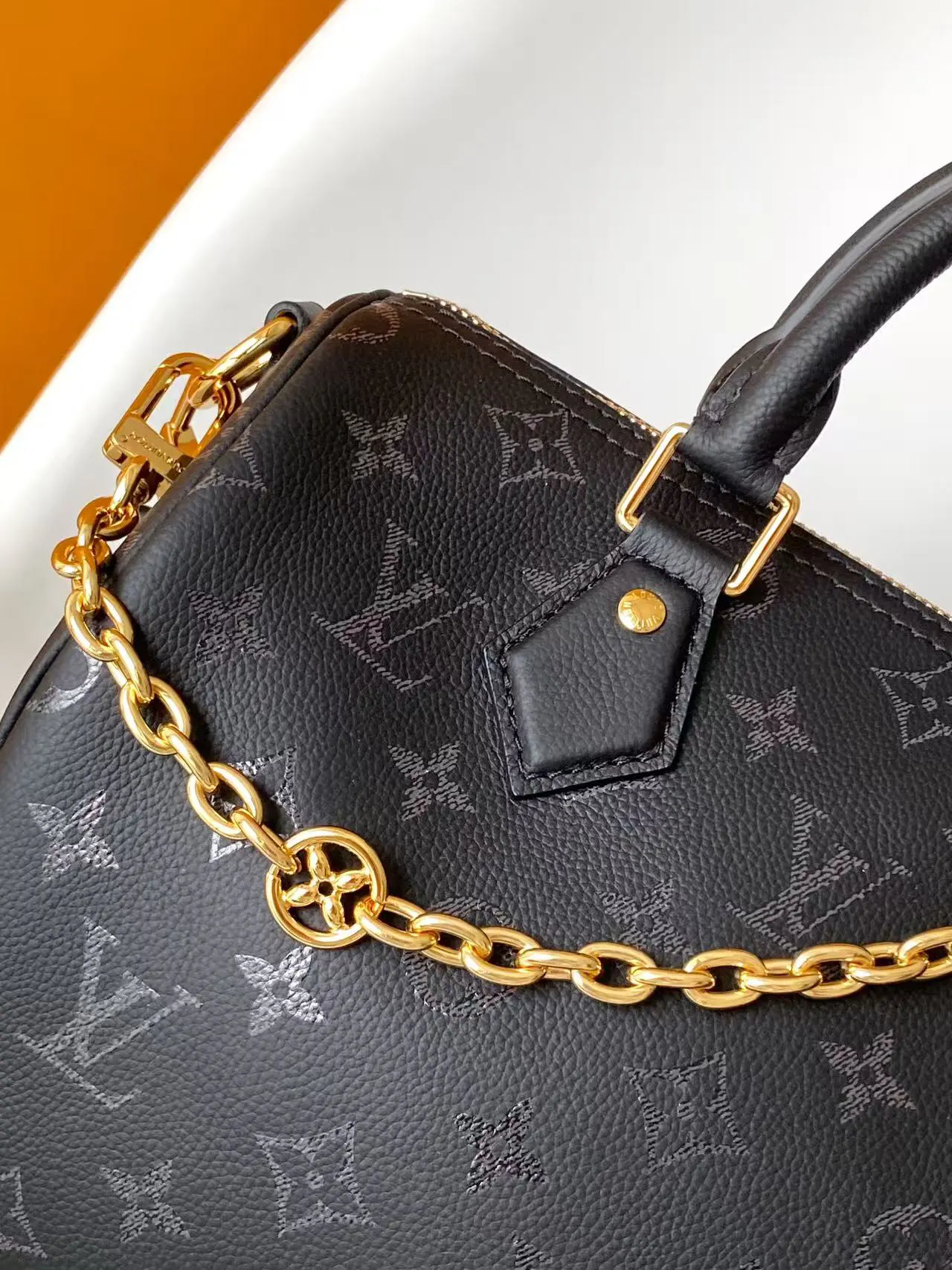 LV Speedy 黑色 白色 牛皮 收納包 旅行收納款