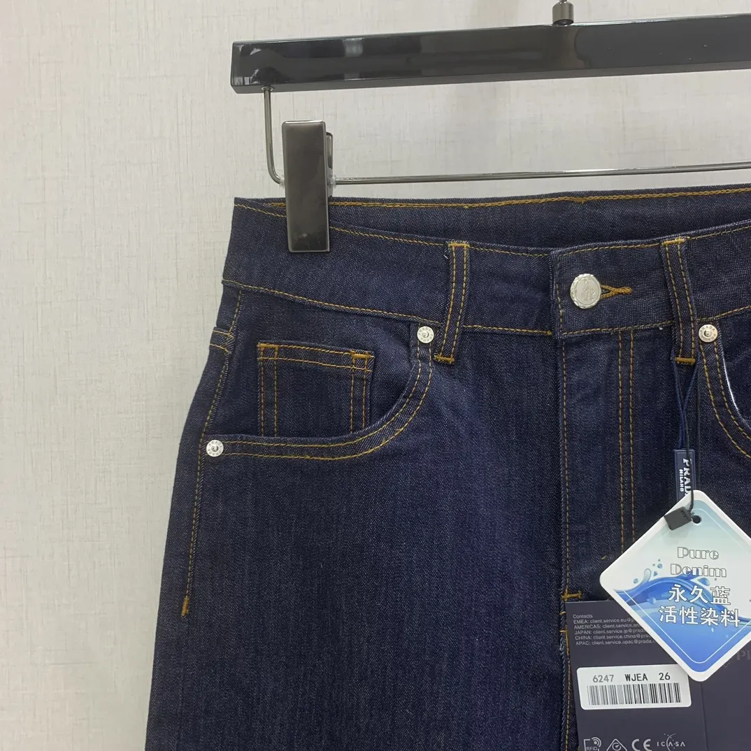 PRADA 牛仔 三角标 牛仔裤 休闲宽松款