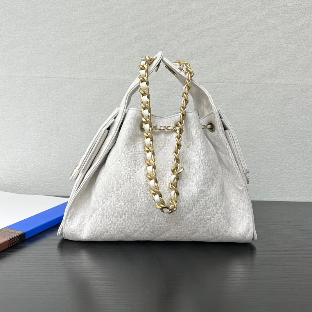 Chanel Cowhide Hobo Underarm Bag One Shoulder Back Image 2 Chanel Cowhide Hobo Underarm Bag One Shoulder Back Image 2